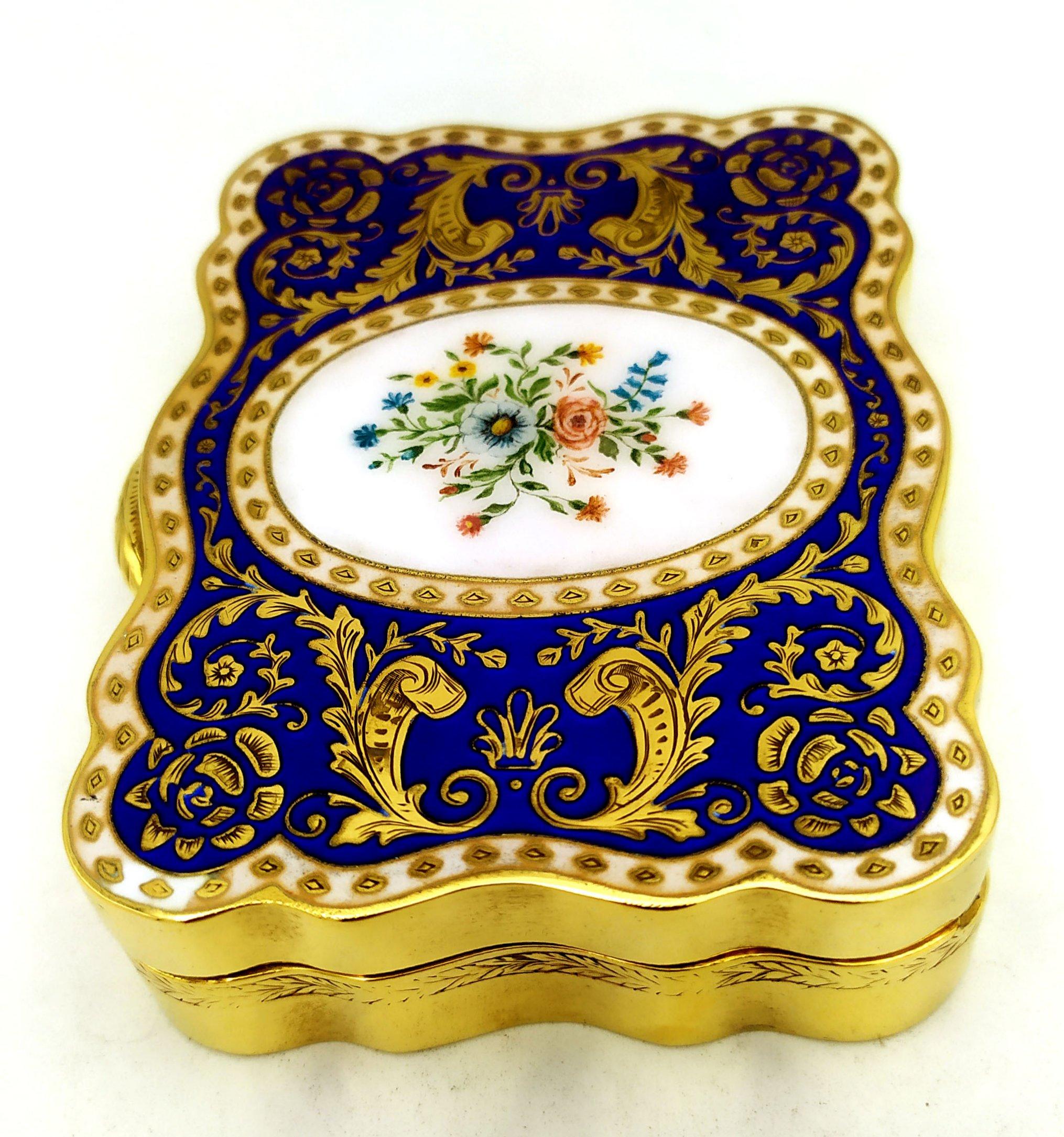 Caja grabada en la tapa y miniatura floral pintada a mano Salimbeni Italiano en venta