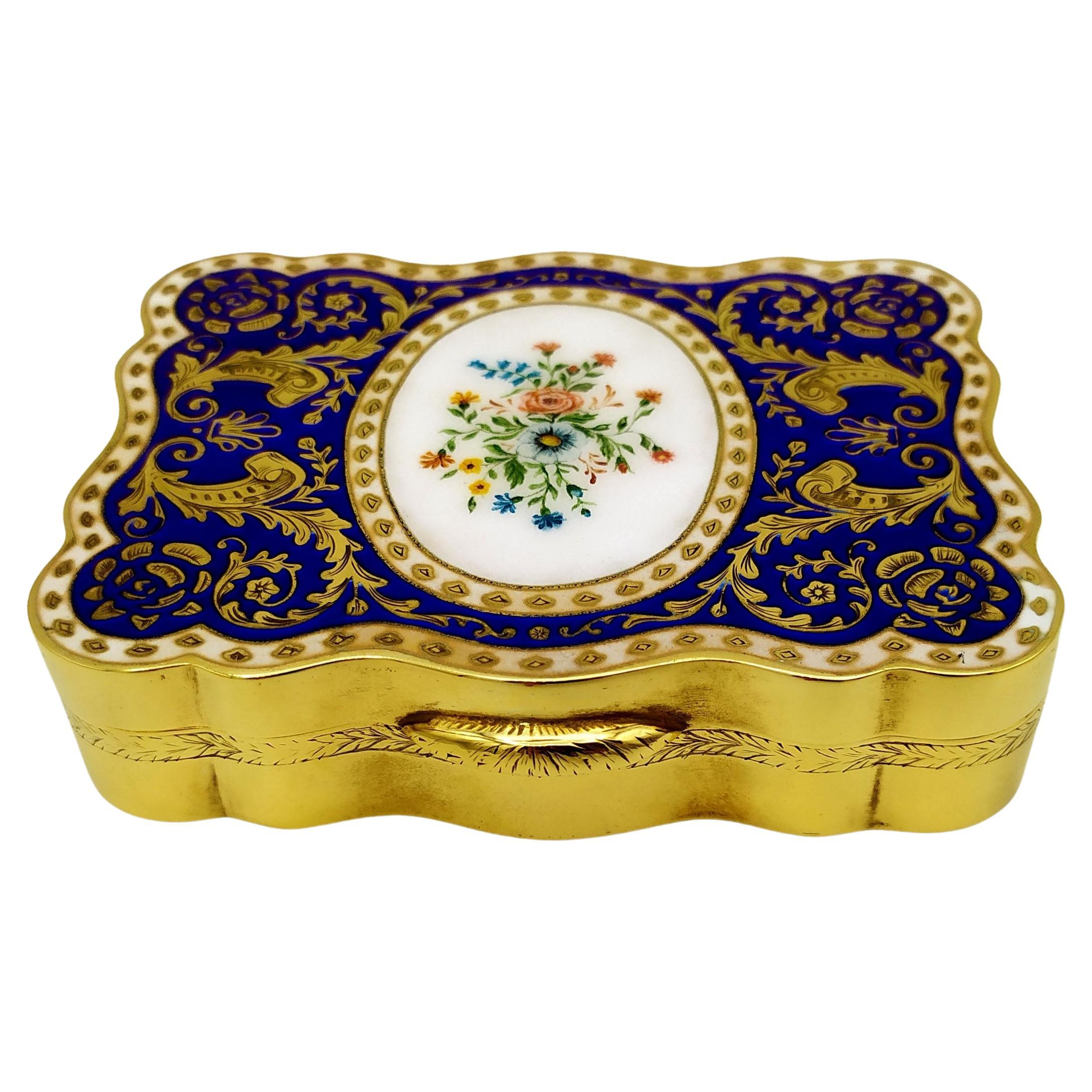 Box engraving on the lid and hand-painted floral miniature Salimbeni  For Sale