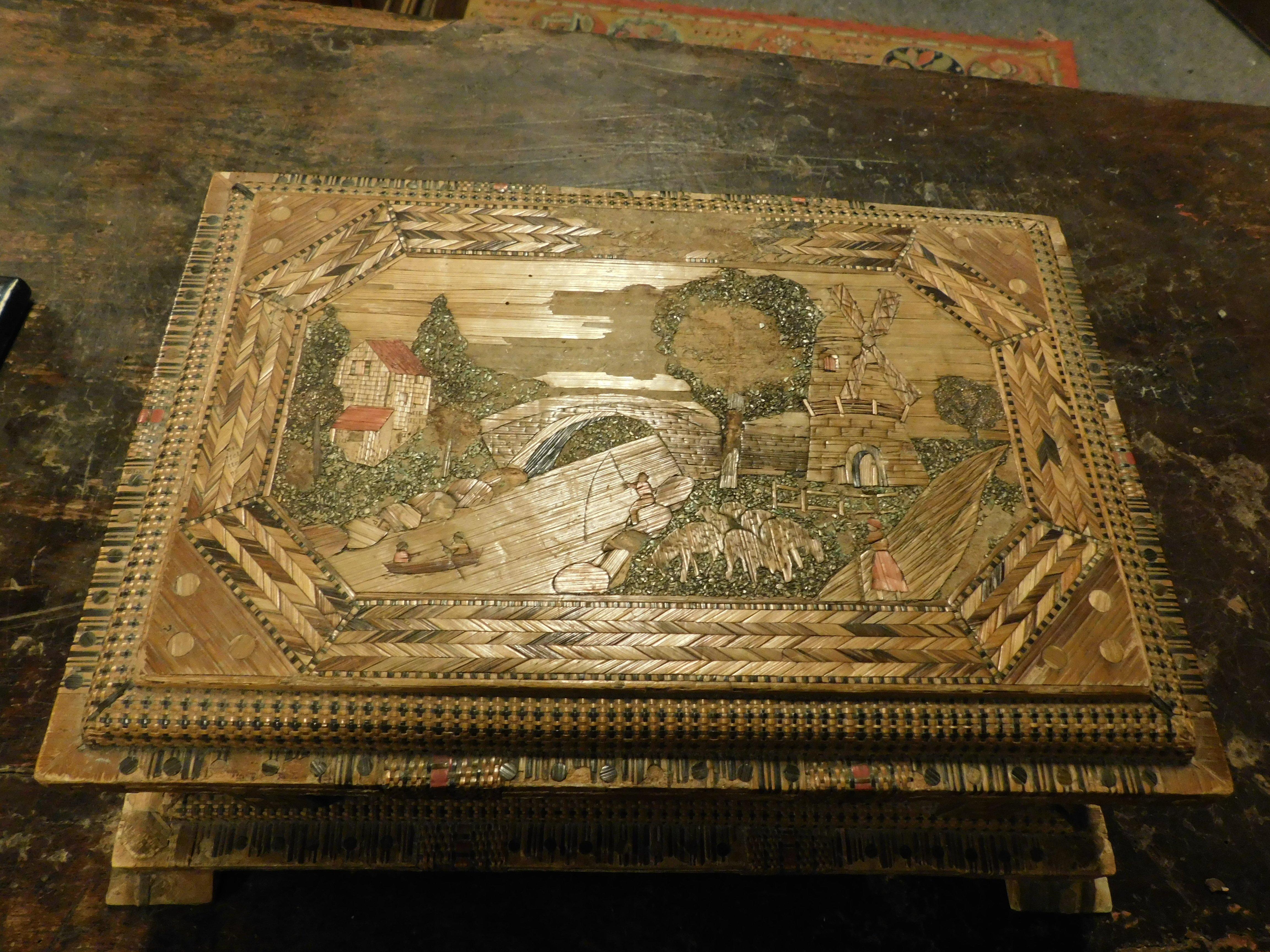 Italian Box for jewels or treasures, inlaid with straw, Italy For Sale