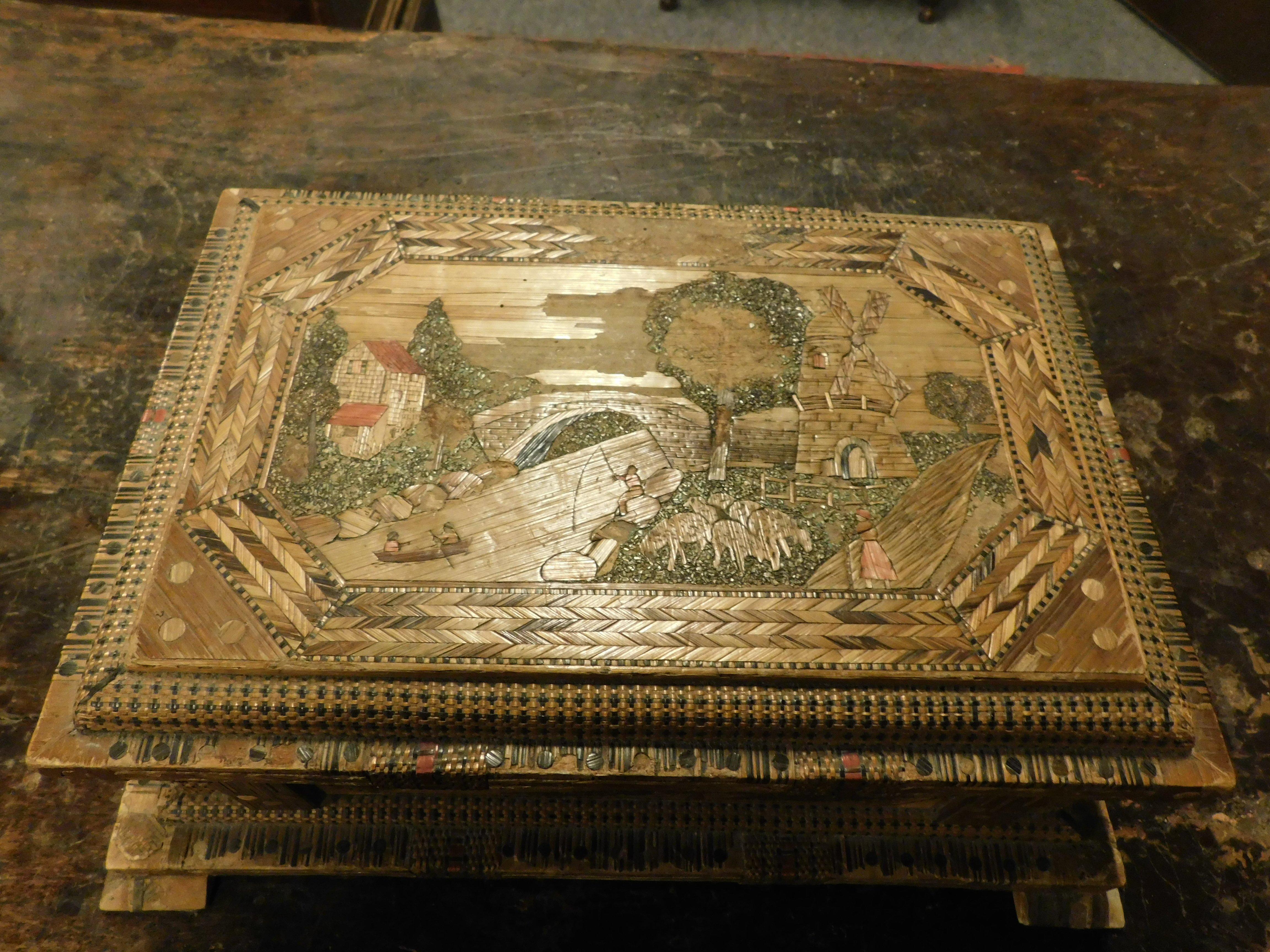 Box for jewels or treasures, inlaid with straw, Italy For Sale 1