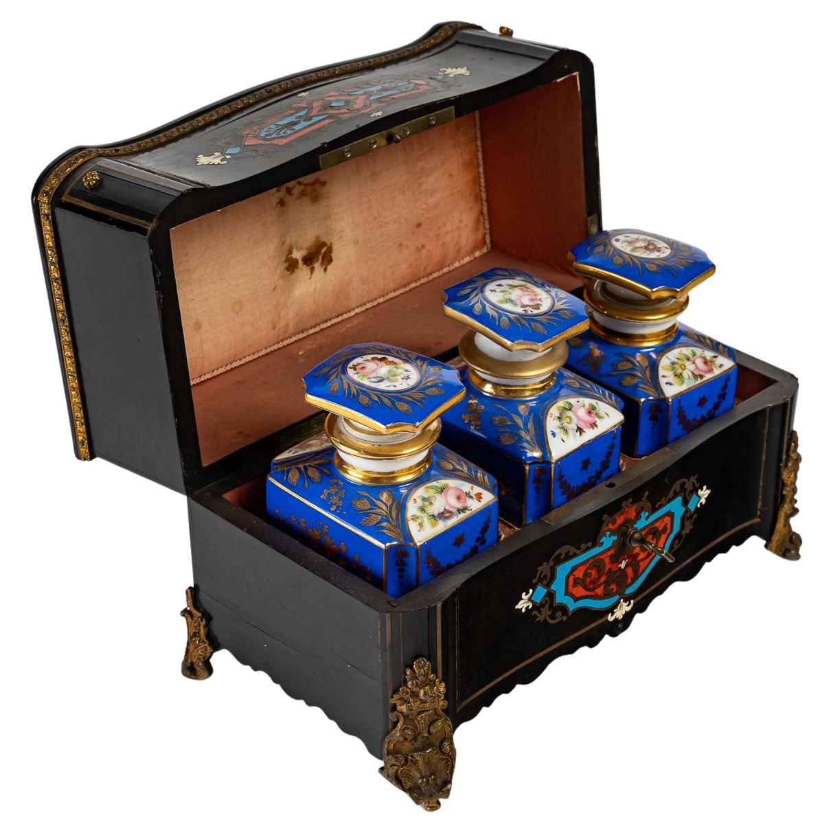 Exquisite Limoges France Peint Main Porcelain Box with 4 Perfume