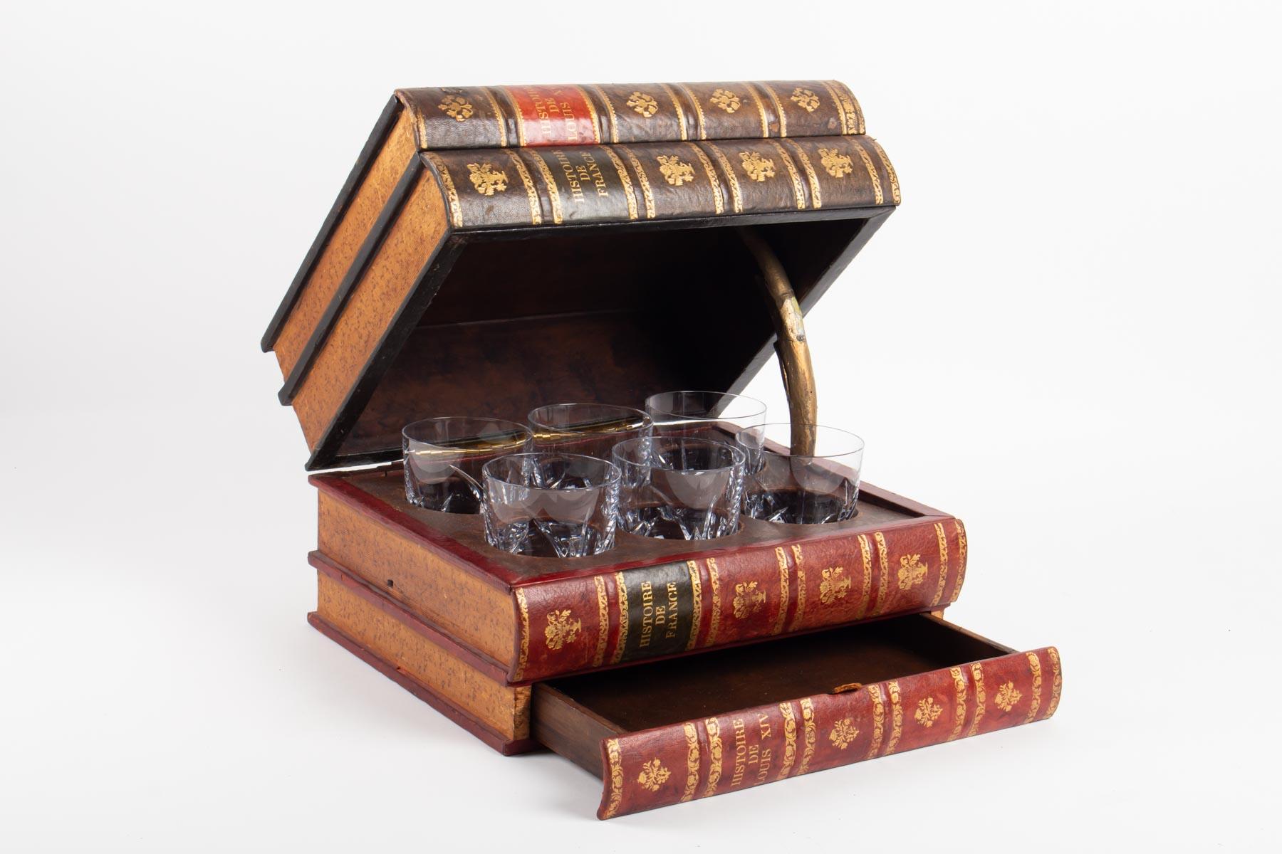 Louis XV Boîte de forme pour verres à apéritif:: verres de Sèvres en cristal en vente