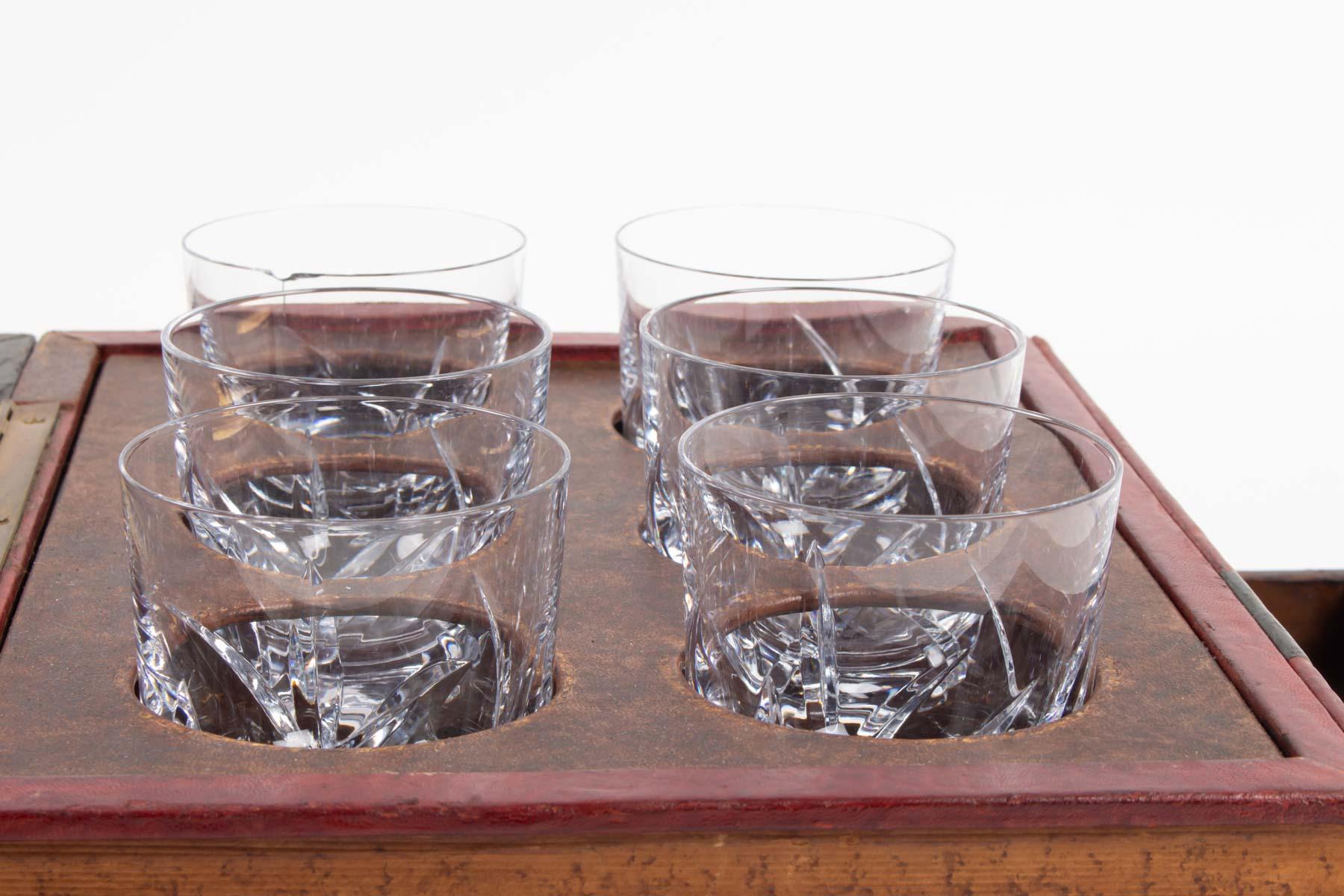 Boîte de forme pour verres à apéritif:: verres de Sèvres en cristal Bon état - En vente à Saint-Ouen, FR
