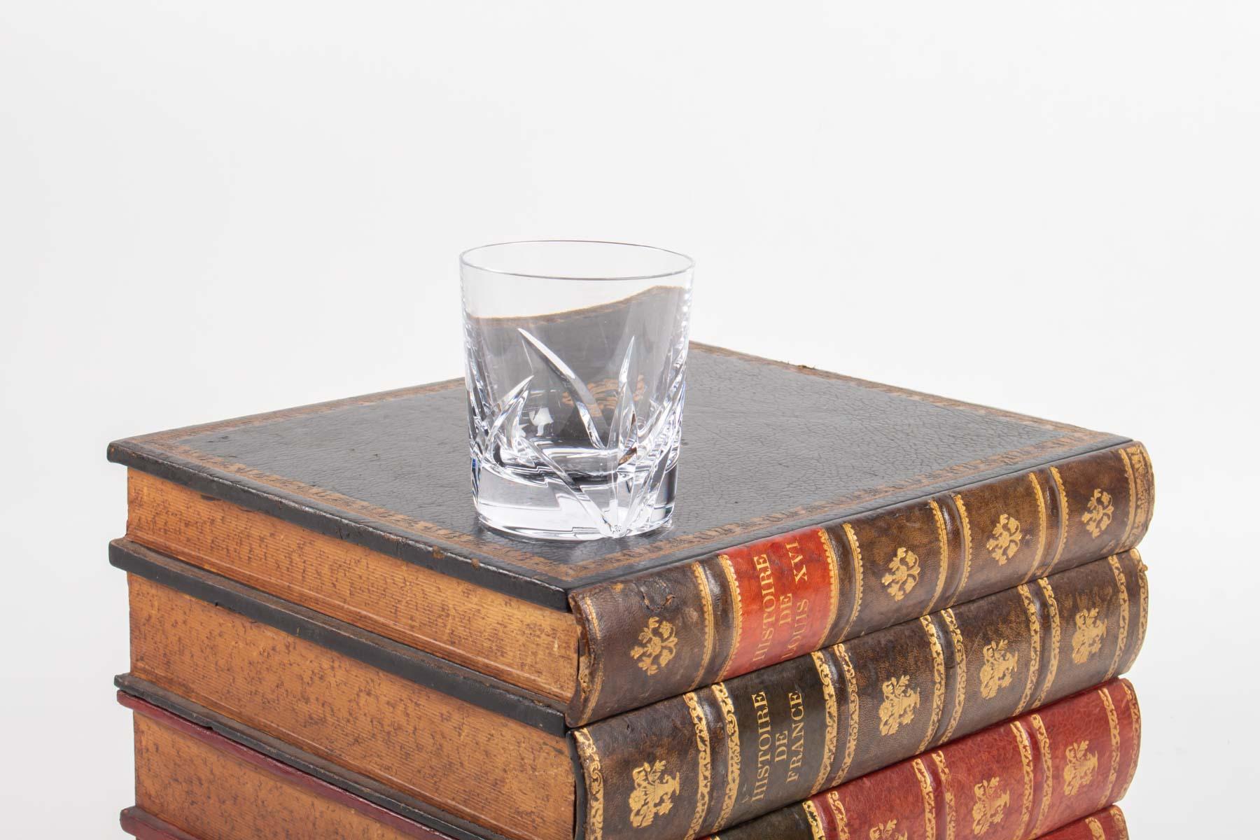 20ième siècle Boîte de forme pour verres à apéritif:: verres de Sèvres en cristal en vente