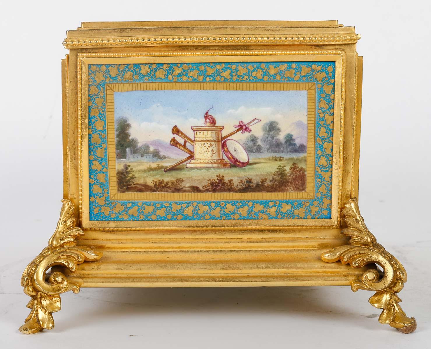 Box, Gilt Bronze and Porcelain Plates, 19th Century. In Good Condition In Saint-Ouen, FR