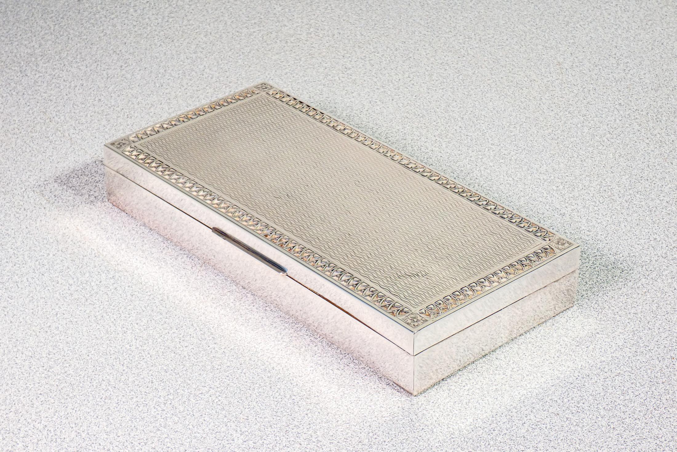 20th Century Box in 800 Silver and Wood, Cigarette Case or Jewelry Box, Italy, Mid-20th C