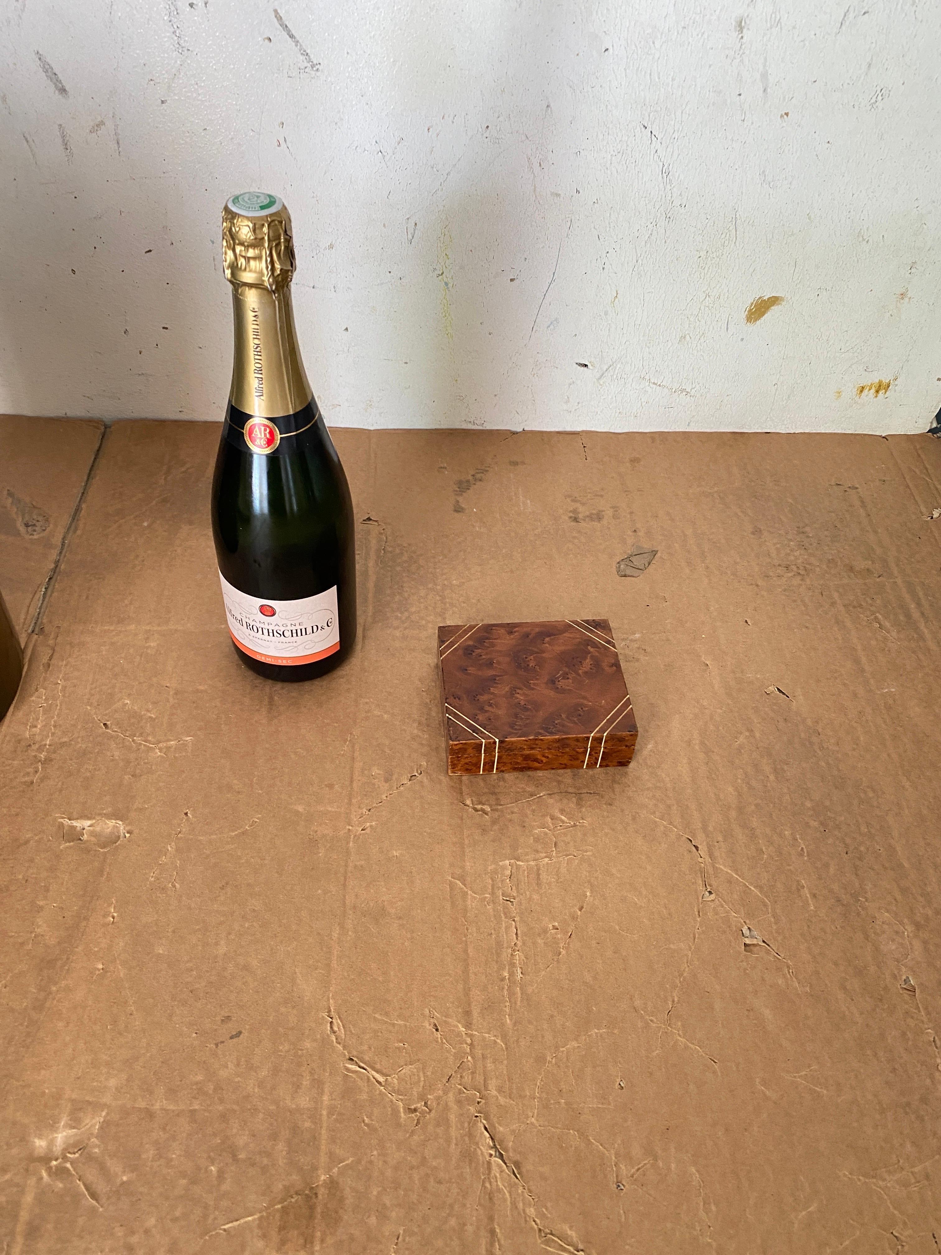 Box in Noppenholz und Messing Brown Farbe Frankreich 19. im Zustand „Gut“ im Angebot in Auribeau sur Siagne, FR