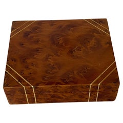 Caja de Madera Burilada y Latón Color Marrón Francia Siglo XIX