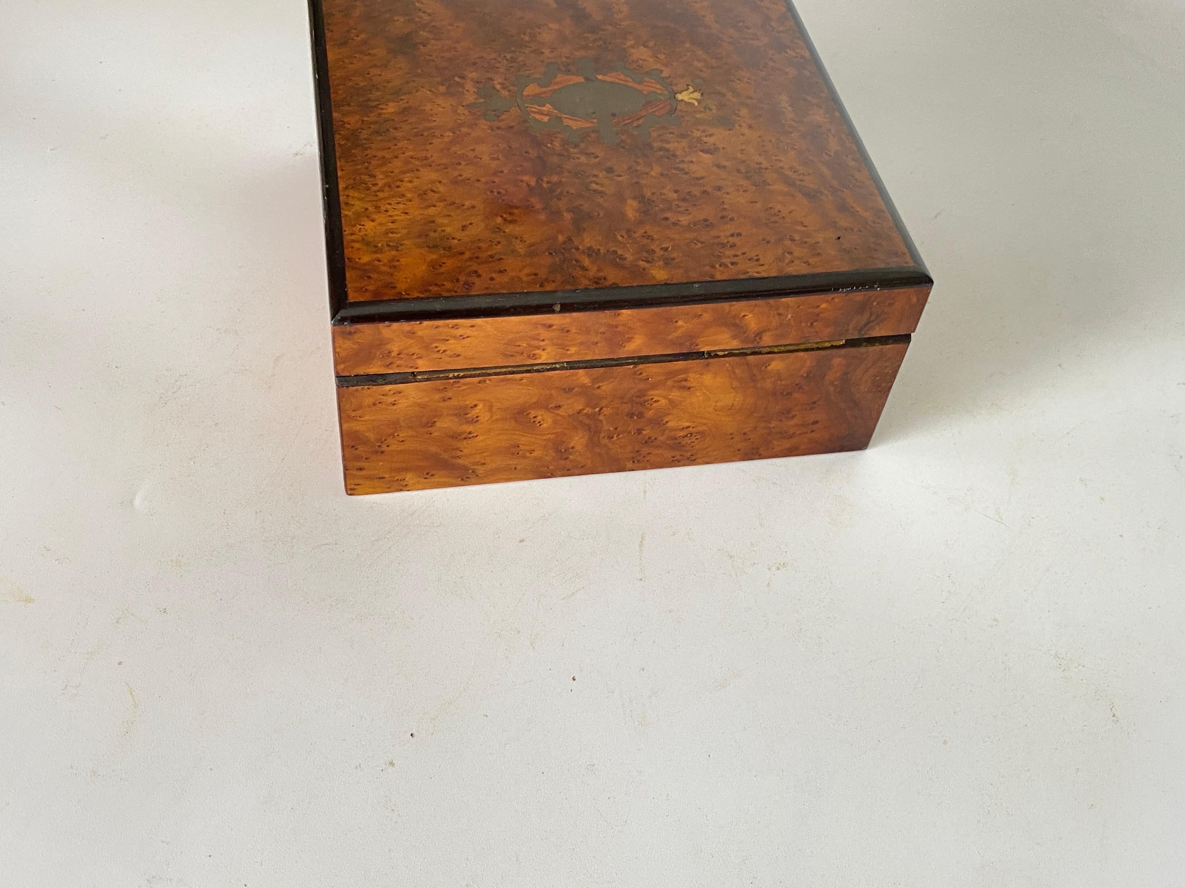American Classical Box in Burled Wood and Silk Brown Color, France, 19th Century For Sale