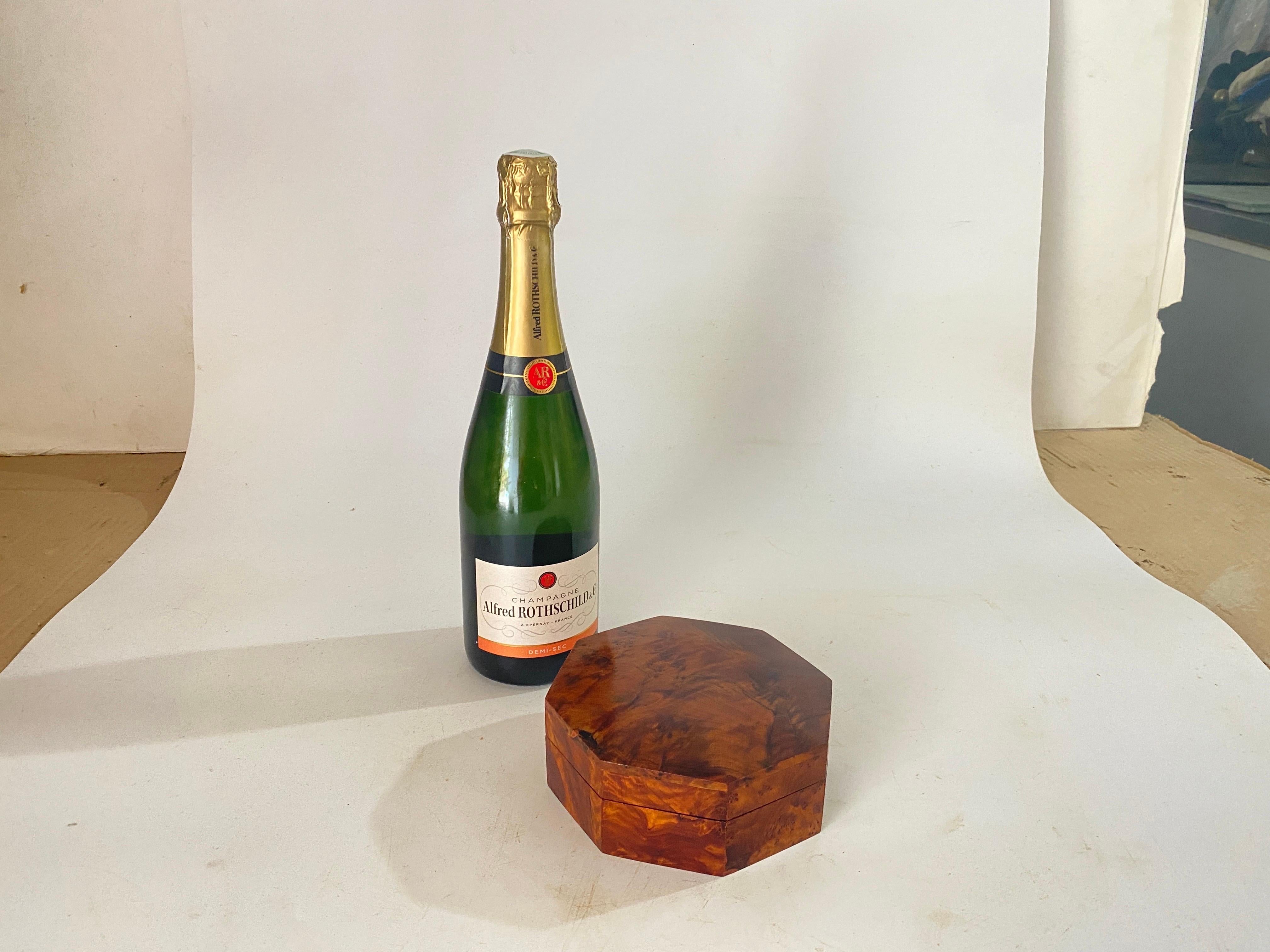 Boîte en bois ronceux, couleur marron, France, 20ème siècle en vente 18
