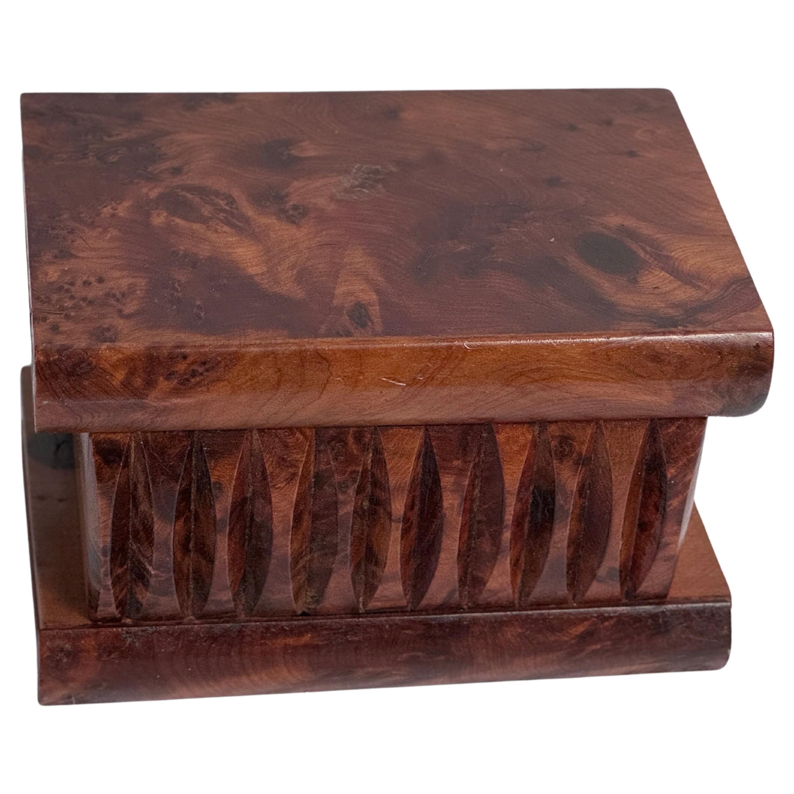 Schachtel aus gemasertem Holz, braune Farbe, Frankreich, 20. Jahrhundert im Angebot