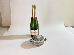 Scatola in ceramica con decorazioni geometriche firmata Valluaris Francia 1960