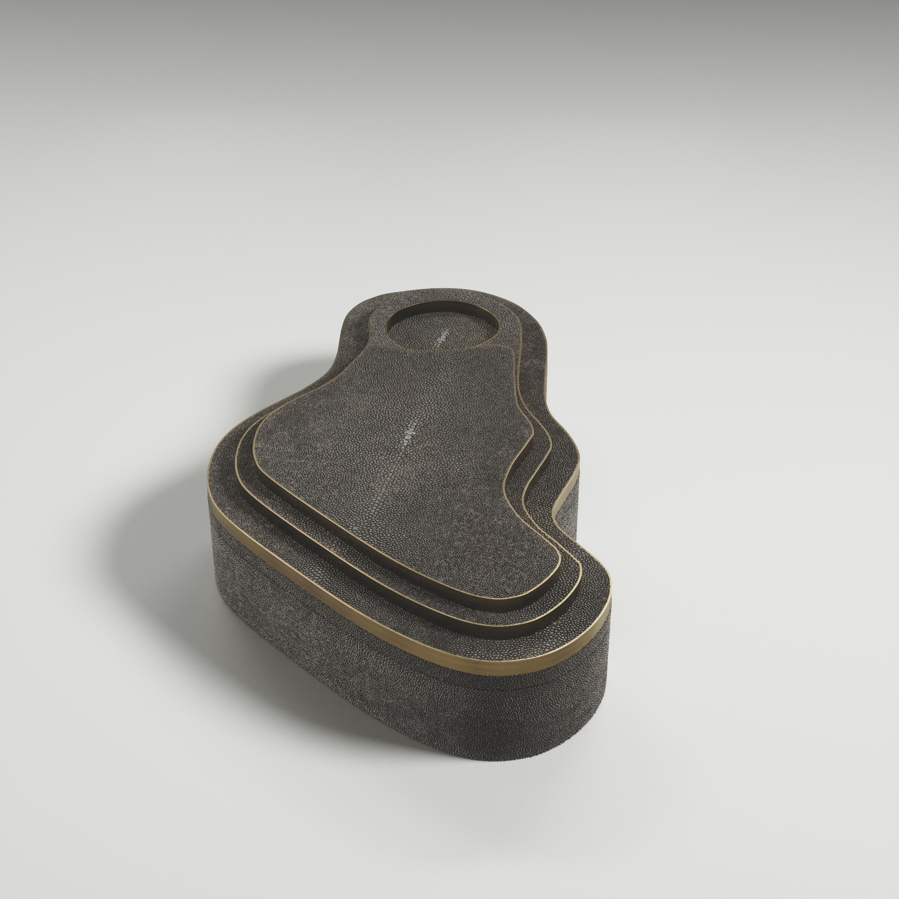 Box aus schwarzem Kohlegrün mit Bronze-Patina-Messing von Kifu Paris (Art déco) im Angebot
