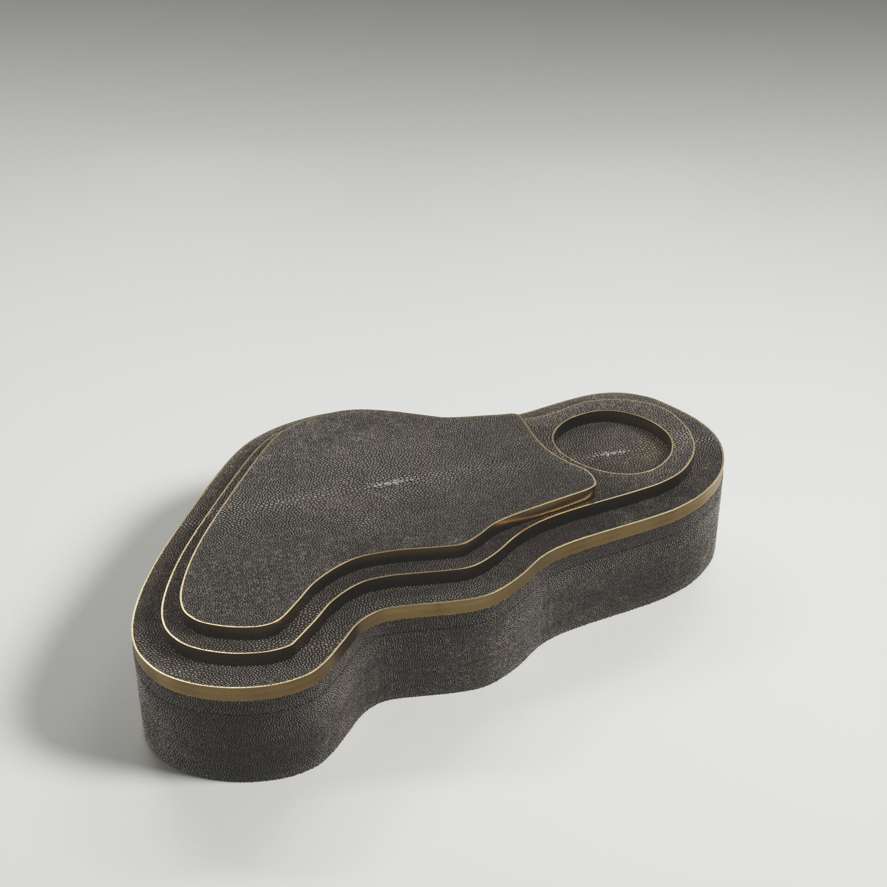 Box aus schwarzem Kohlegrün mit Bronze-Patina-Messing von Kifu Paris (Französisch) im Angebot