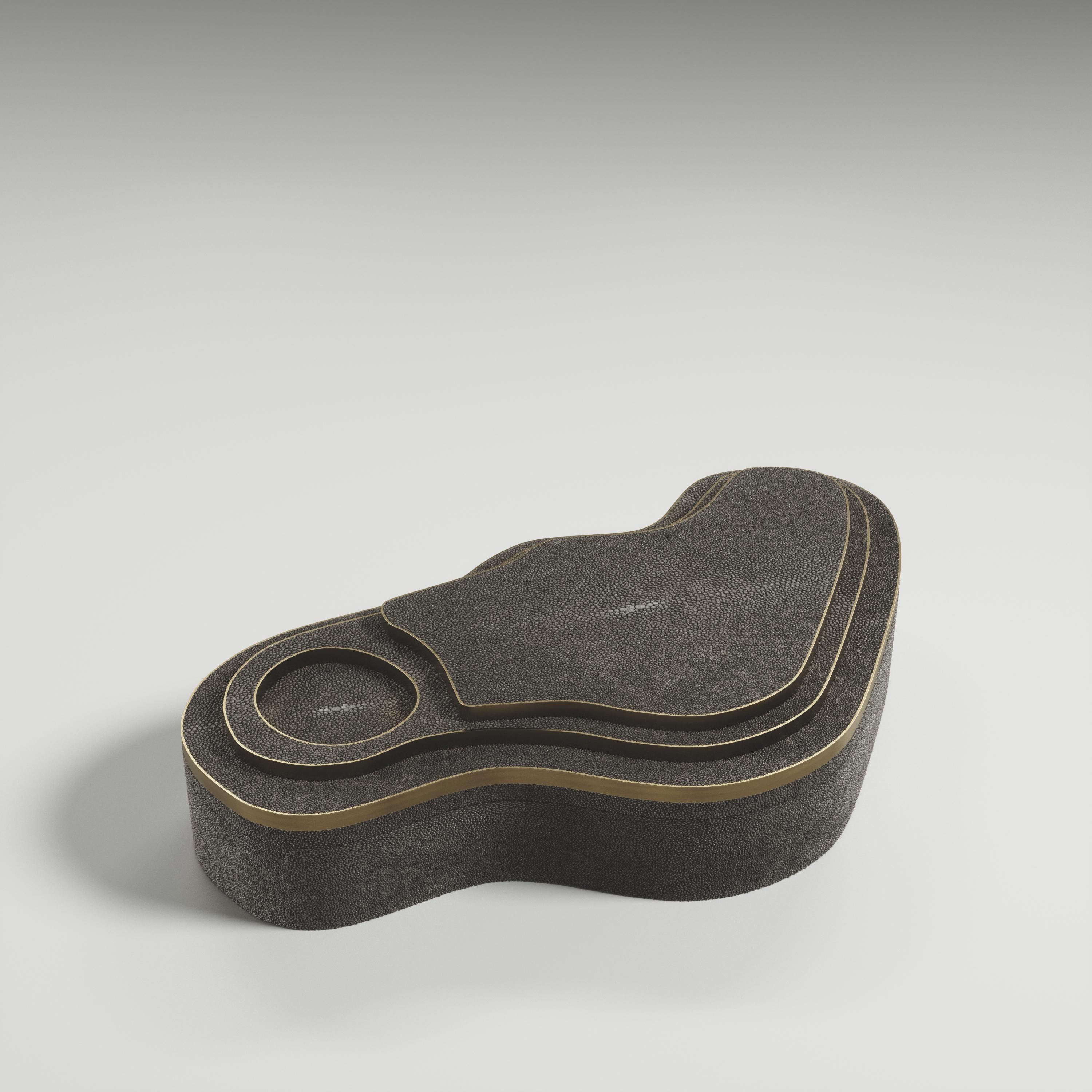 Box aus schwarzem Kohlegrün mit Bronze-Patina-Messing von Kifu Paris (21. Jahrhundert und zeitgenössisch) im Angebot