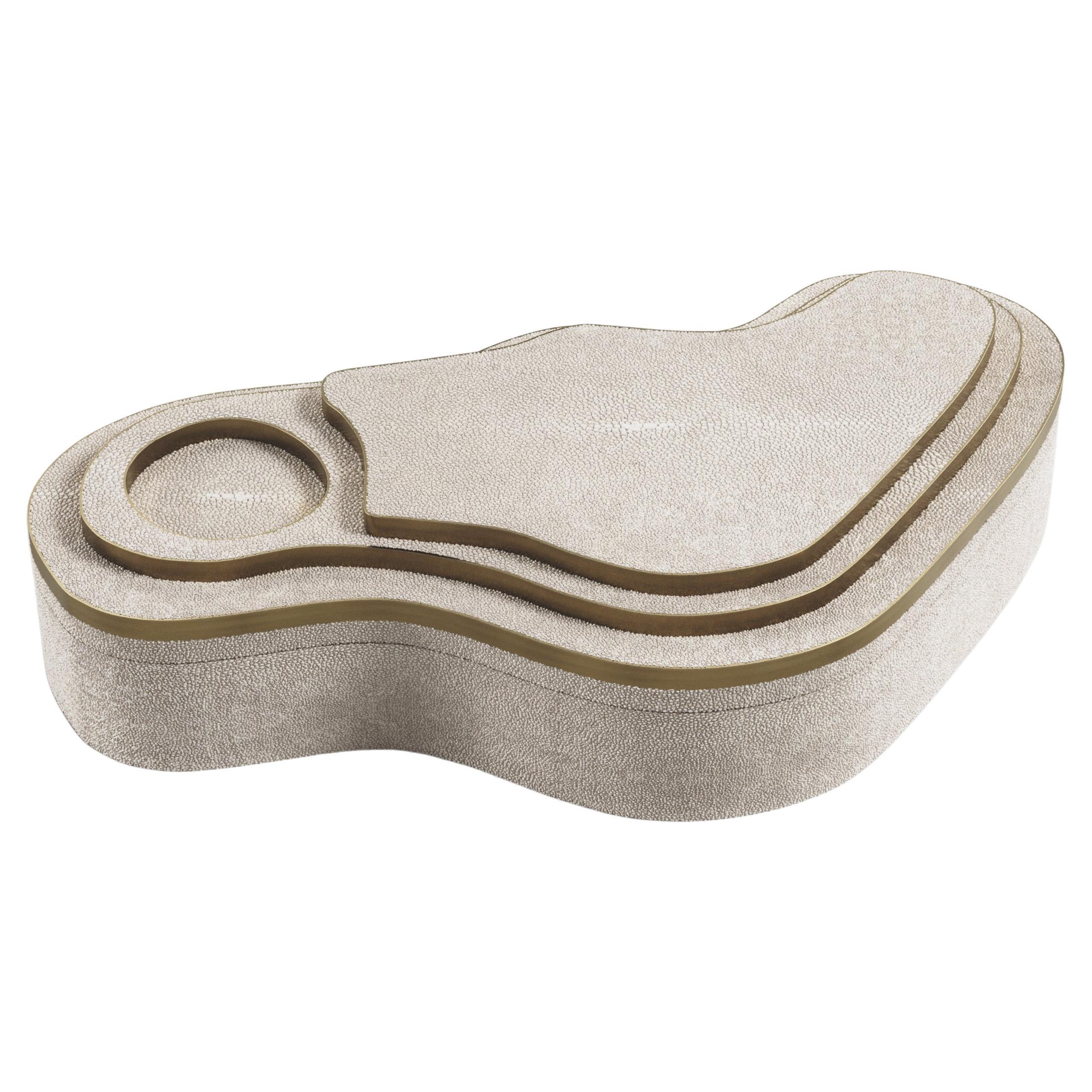 Caja de piel de zapa crema con latón bronce-patina de Kifu Paris