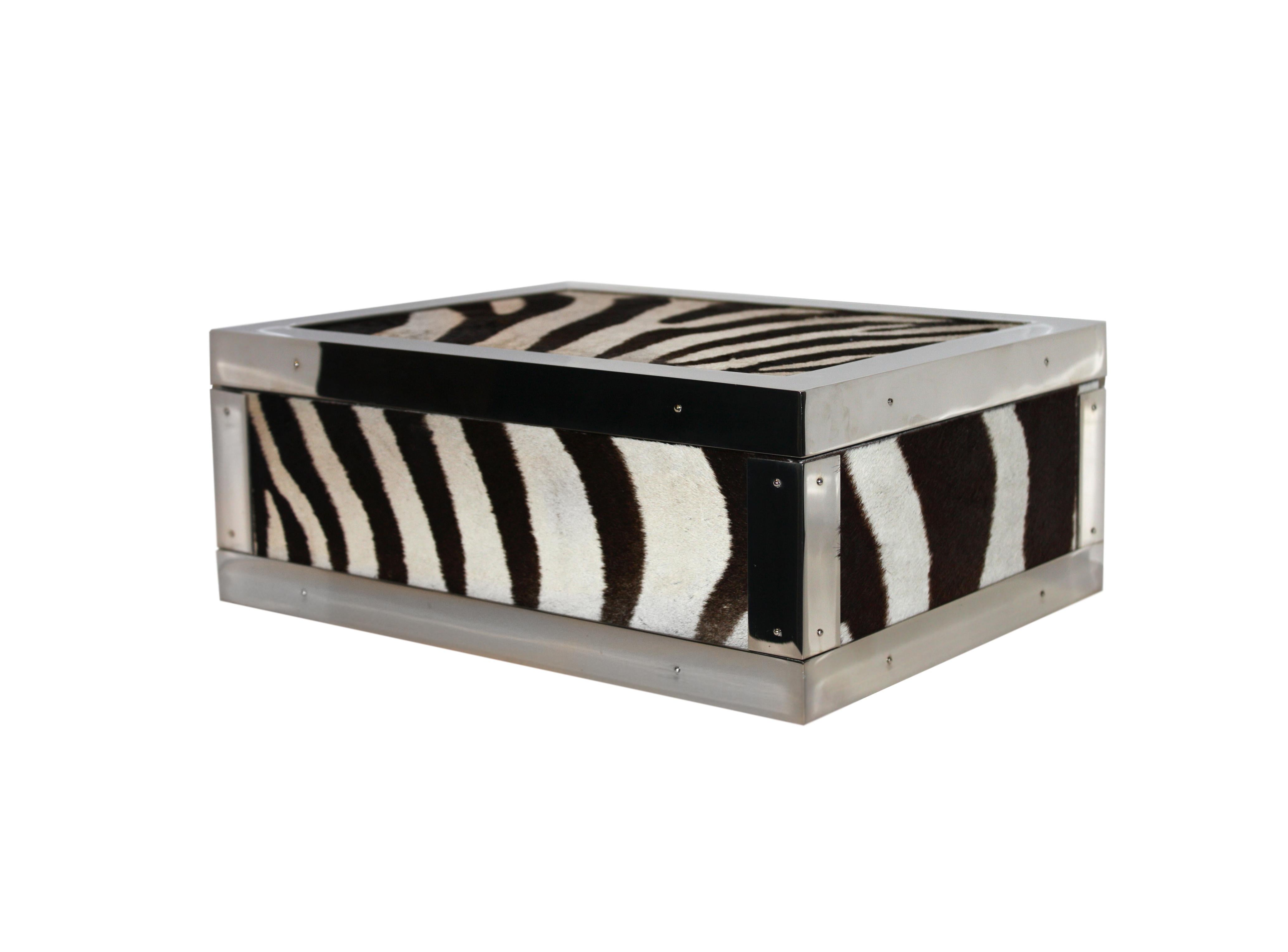 Box in Genuine Zebra Leather and Brass Nickel-Plated Trims In New Condition In Rome, IT