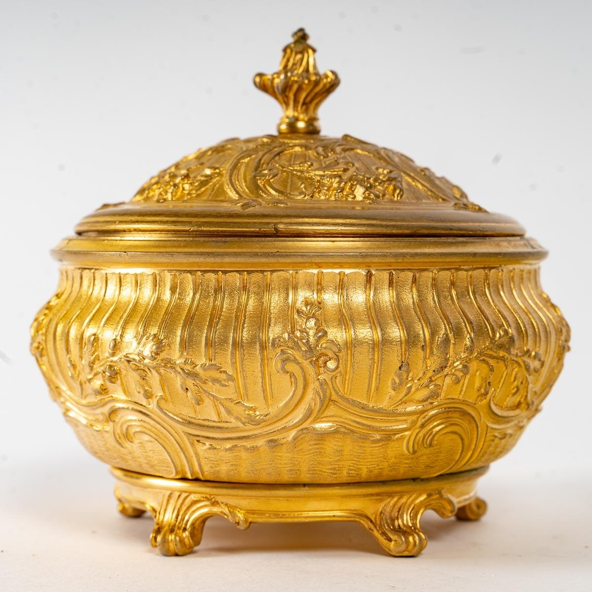 French Box in Gilt Bronze, Signed F. Barbedienne, 19th Century.