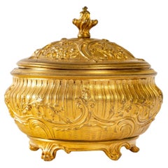Box in Gilt Bronze, Signed F. Barbedienne, 19th Century.
