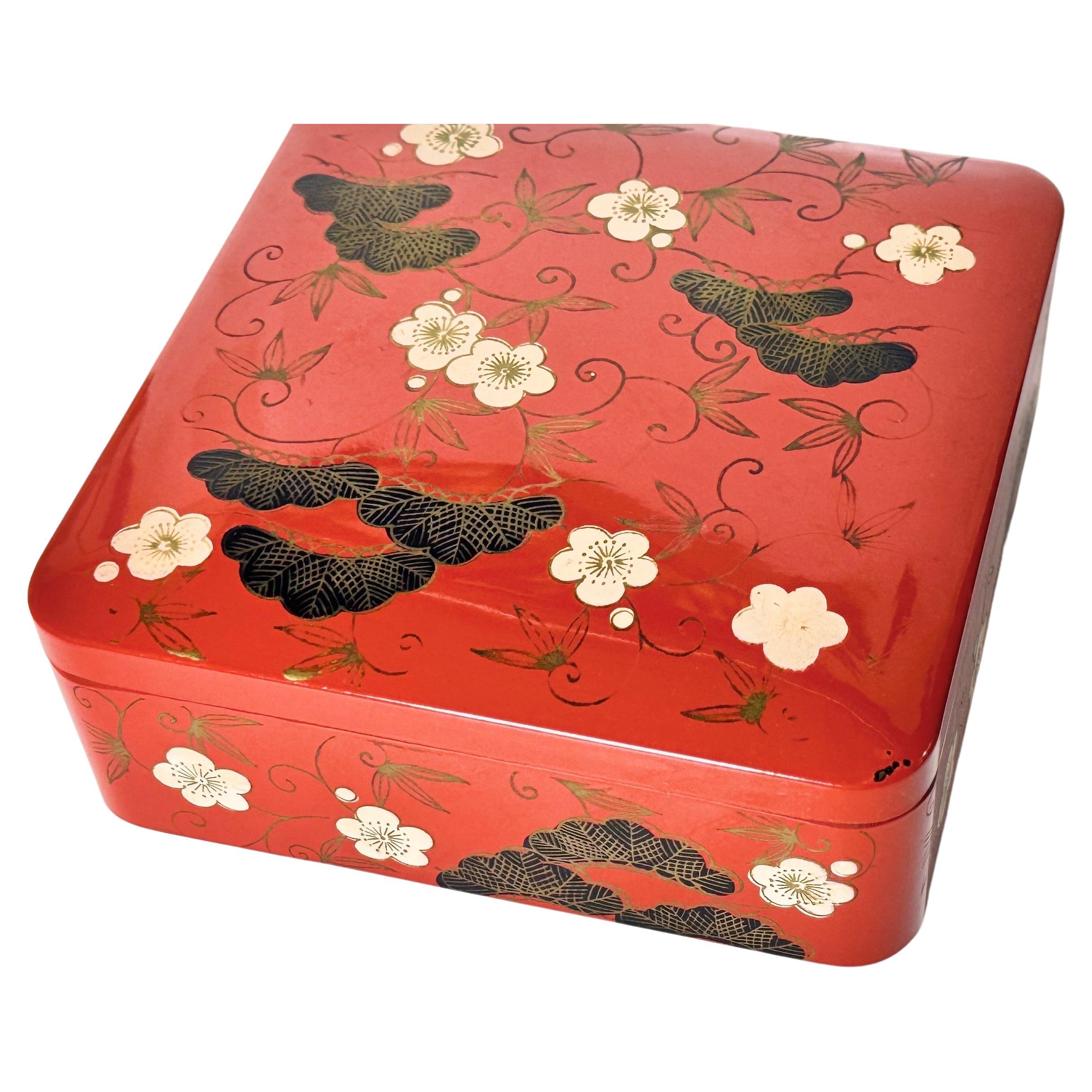 Chinese Export Box in Lacquered Wood, Vietnam 20th Century, Black and Orange -Red Color For Sale
