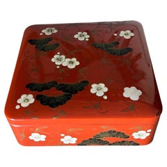 Scatola in Wood Wood laccato, Vietnam 20° secolo, colore nero e arancione-rosso