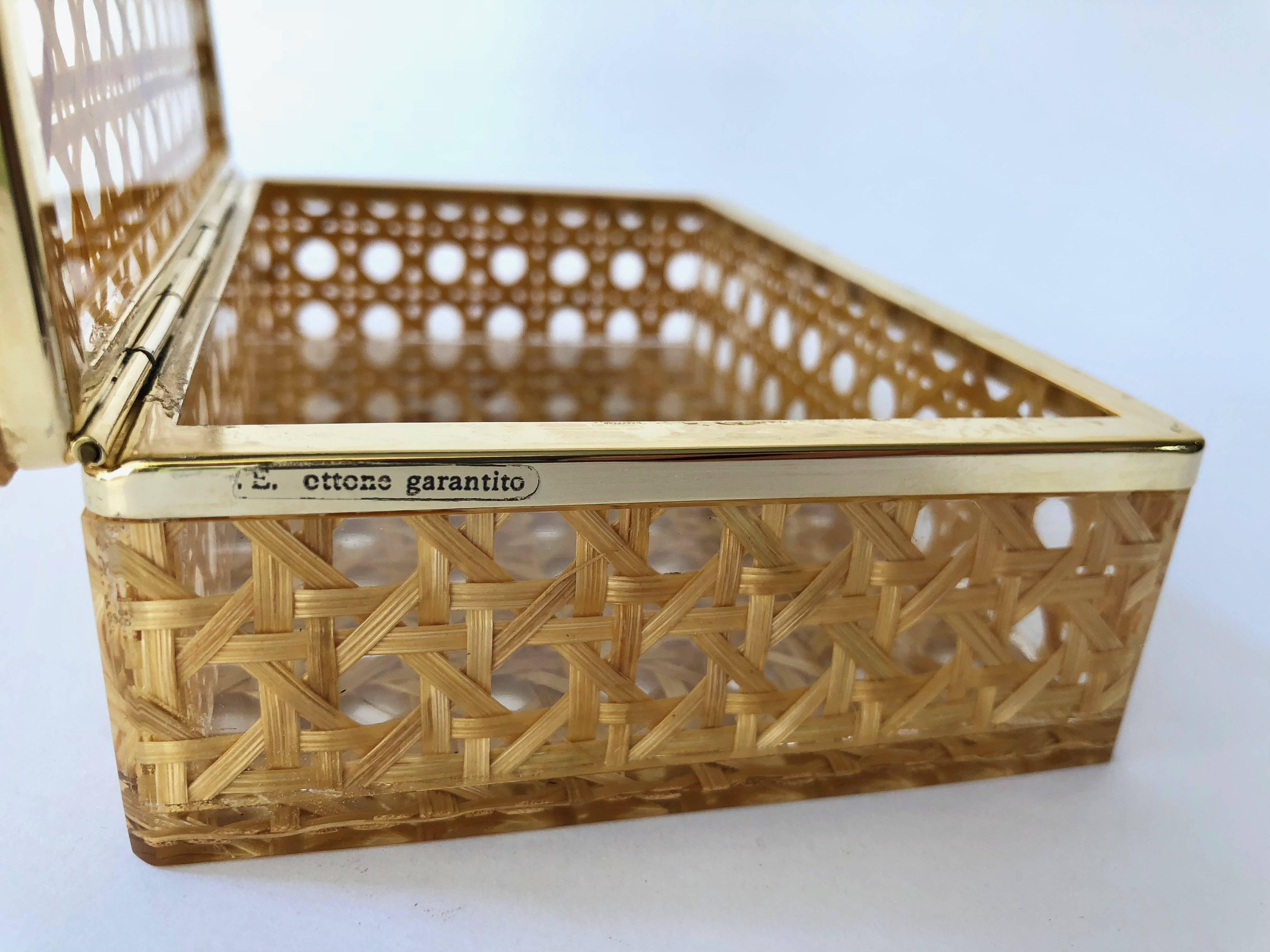 Box in Lucite, Wicker and Brass in Christian Dior Style 1970  In Good Condition In Roma, IT
