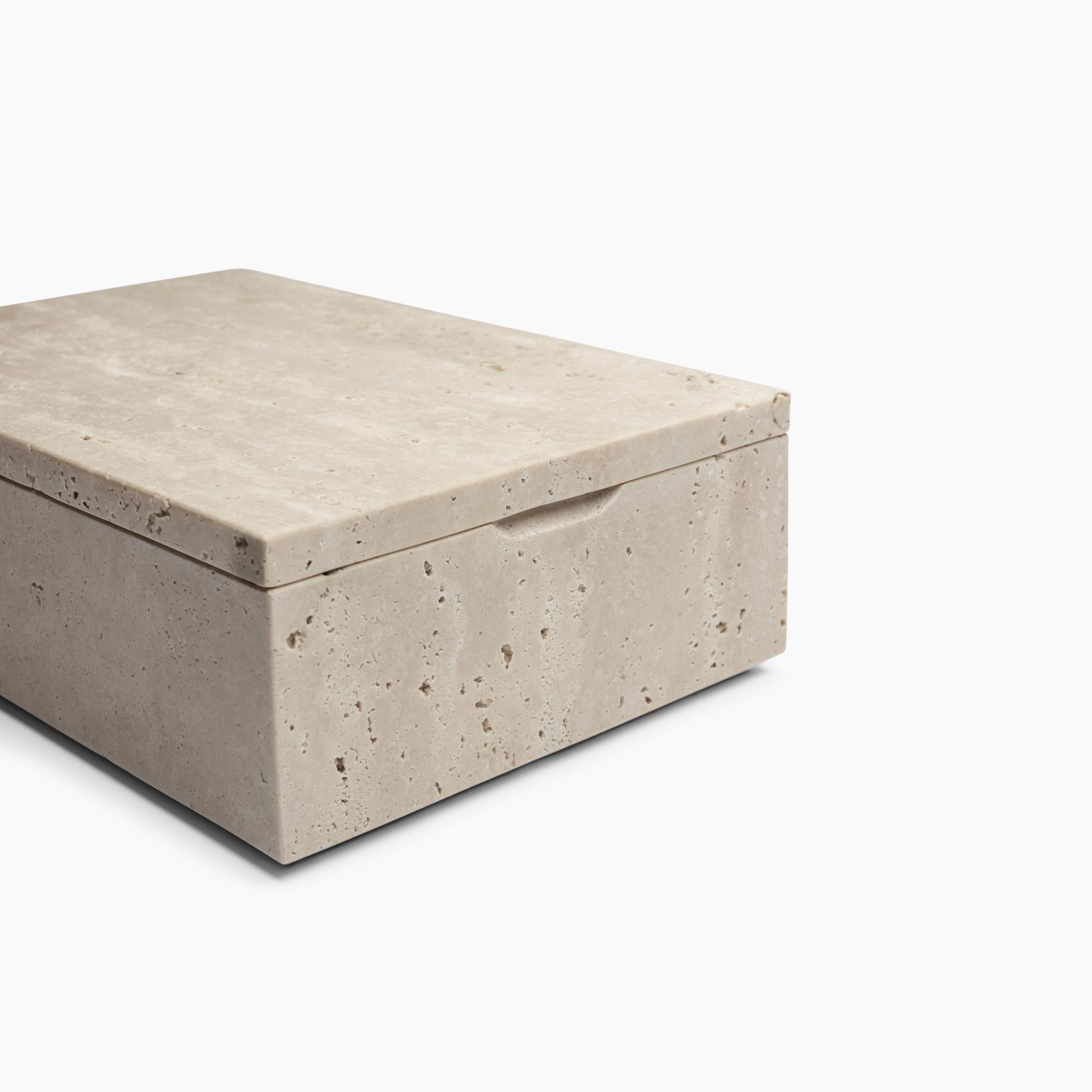 Box in Roman Travertine For Sale 2