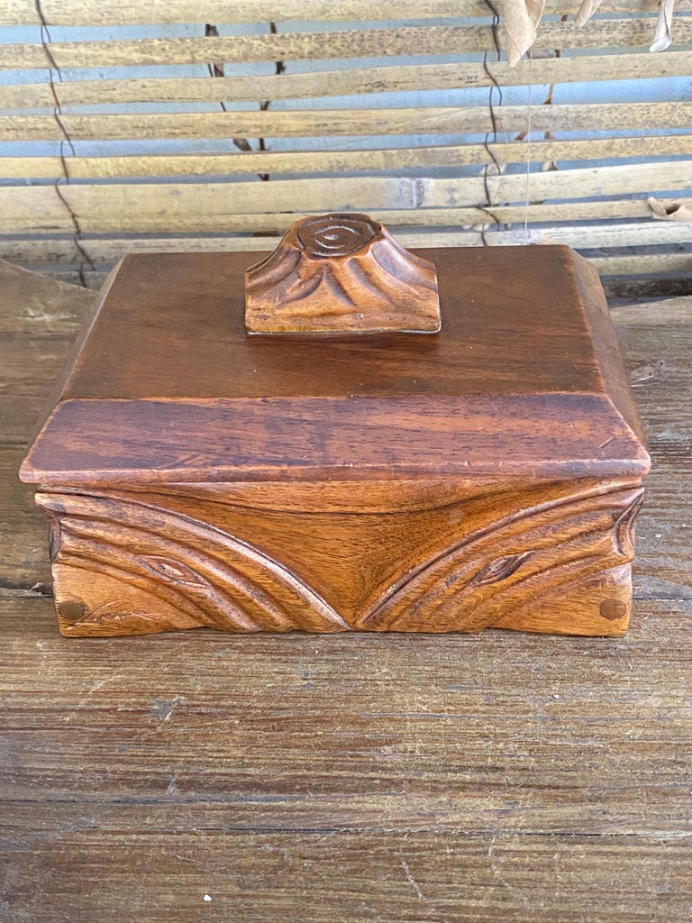 Box in Wood Art Nouveau France 1920, Signed For Sale 9