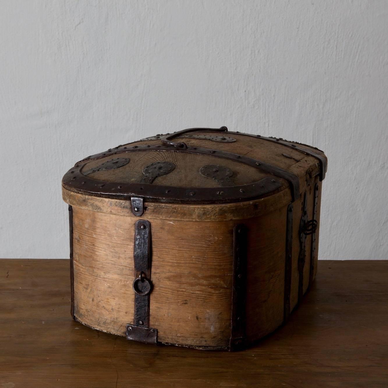 Box Large Wood Swedish, 19th Century, Sweden In Good Condition In New York, NY