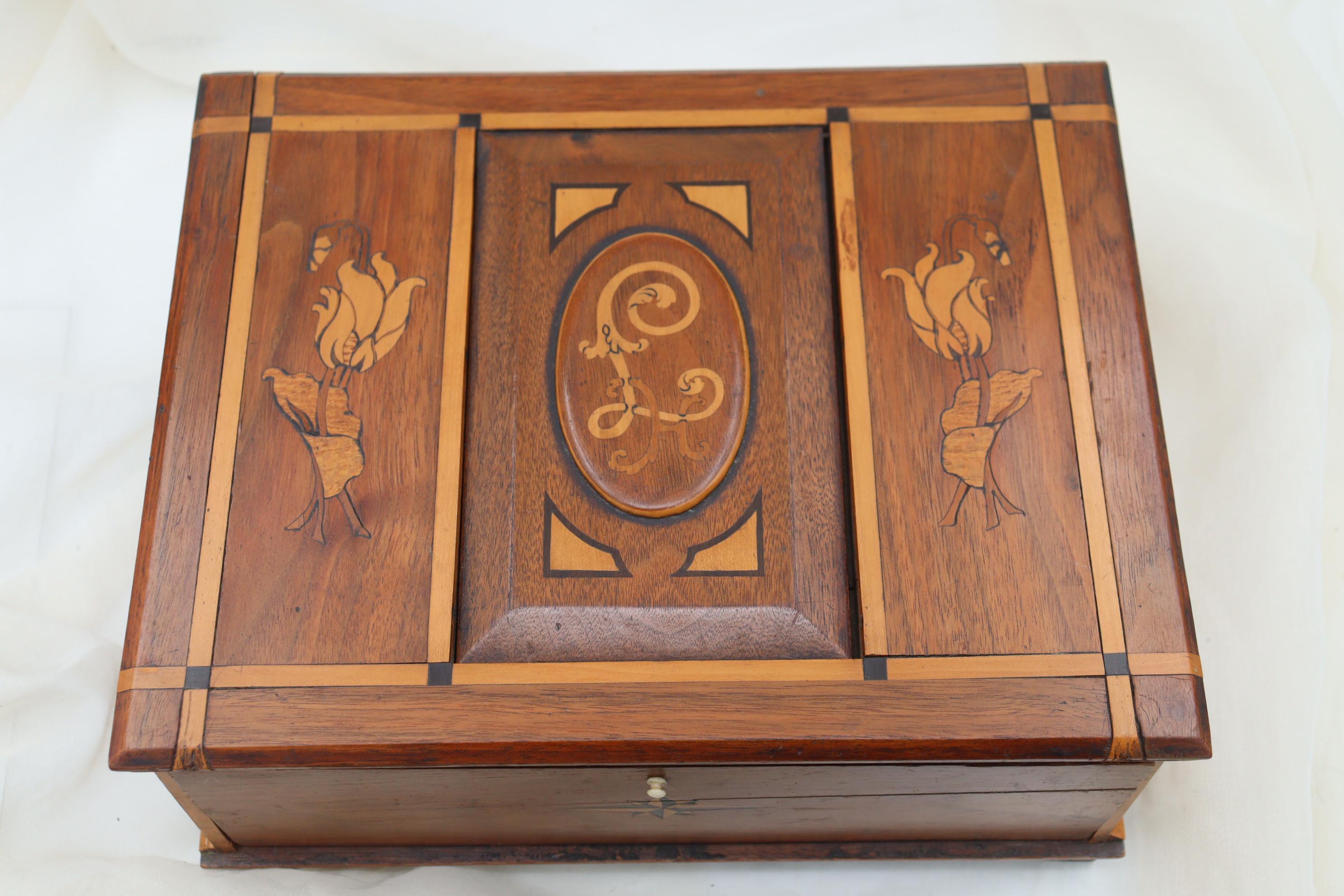 Walnut Box made in Knockaloe internment camp Isle of Man 1916 For Sale