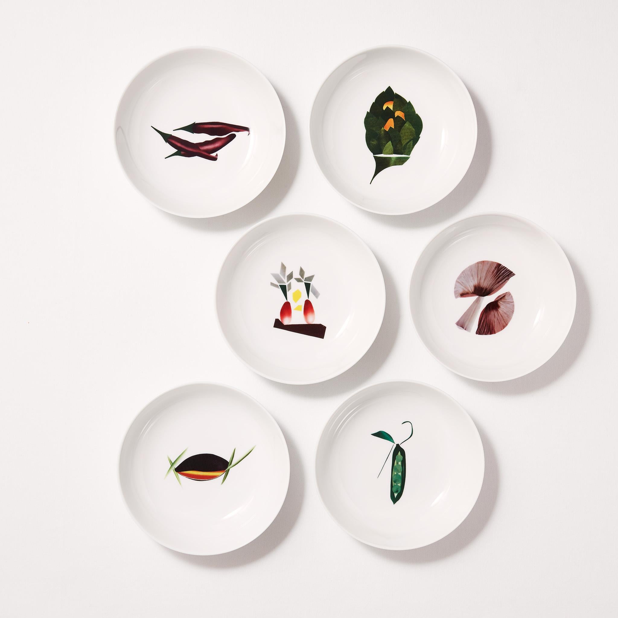 Box gift of 6 small bowls with the silk-screened creations of the paper collages of the French Chef Alain Passard. A creation inspired by his recipes of orange artichoke, chocolate pepper, peas with sorrel, bouchot mold with nasturtium flower and