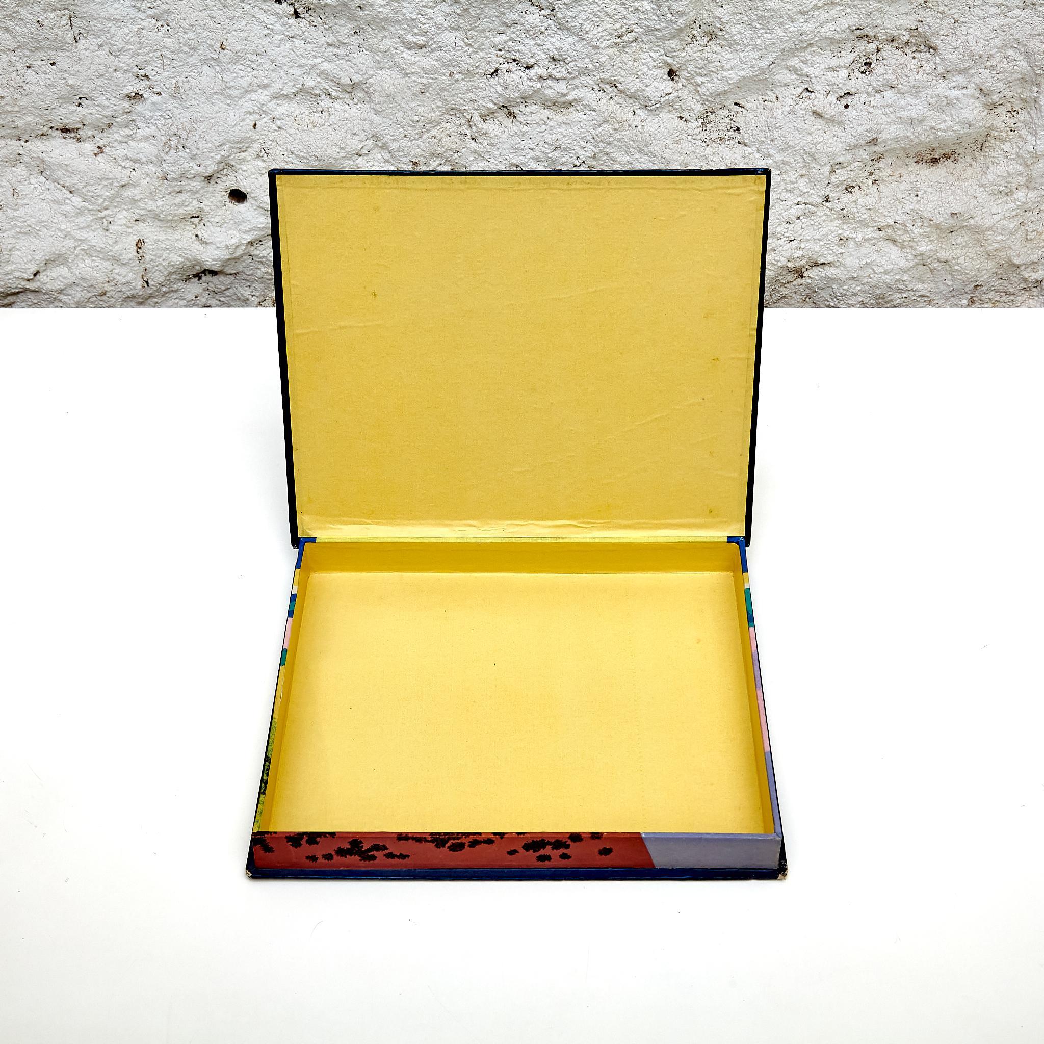 XVIIIe siècle et antérieur Boîte à chocolats peinte à la main par Alfred Tolmer, vers 1930 en vente