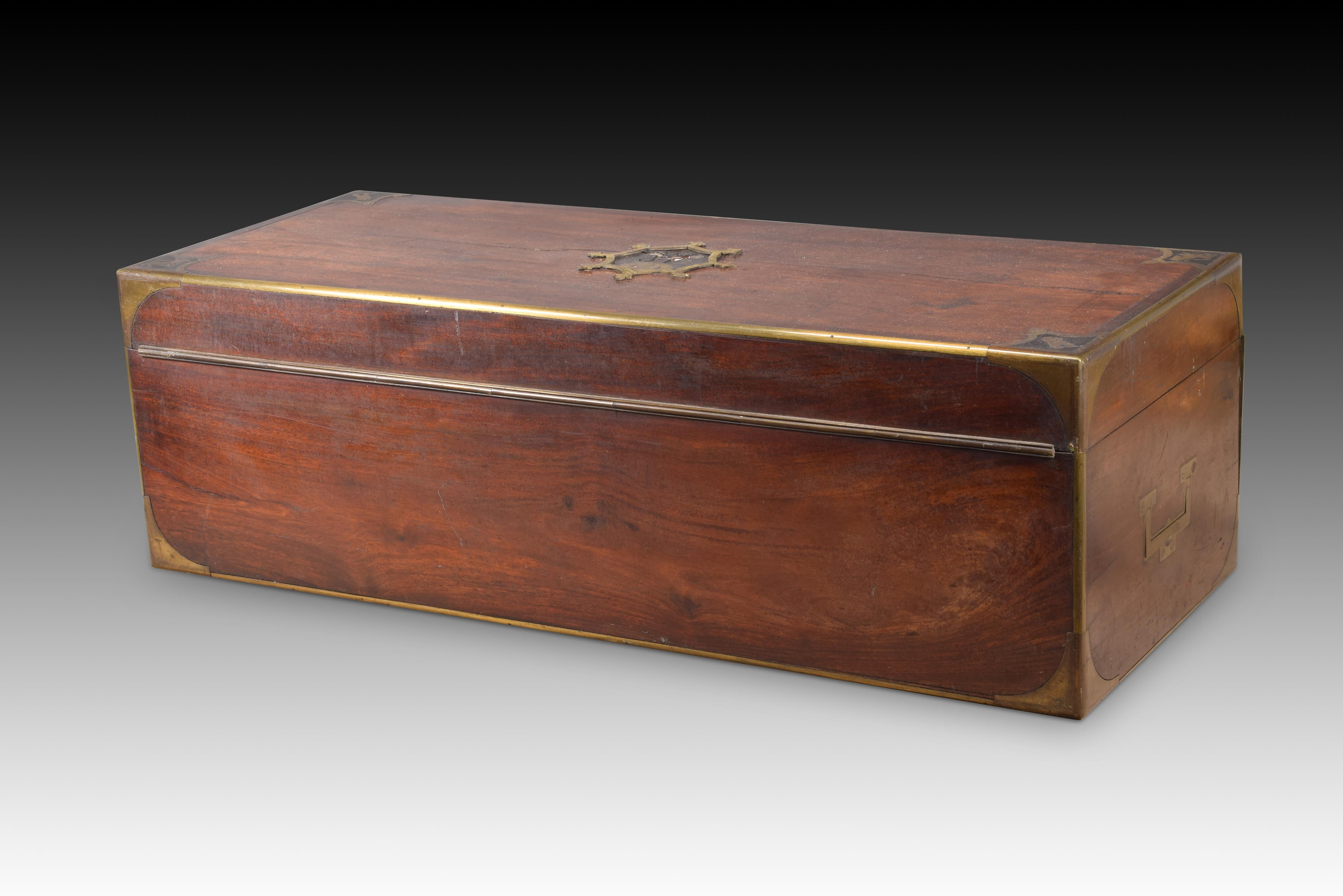 Neoclassical Revival Box or casket with royal monogram. Mahogany wood, metal. Spain, 19th century. For Sale