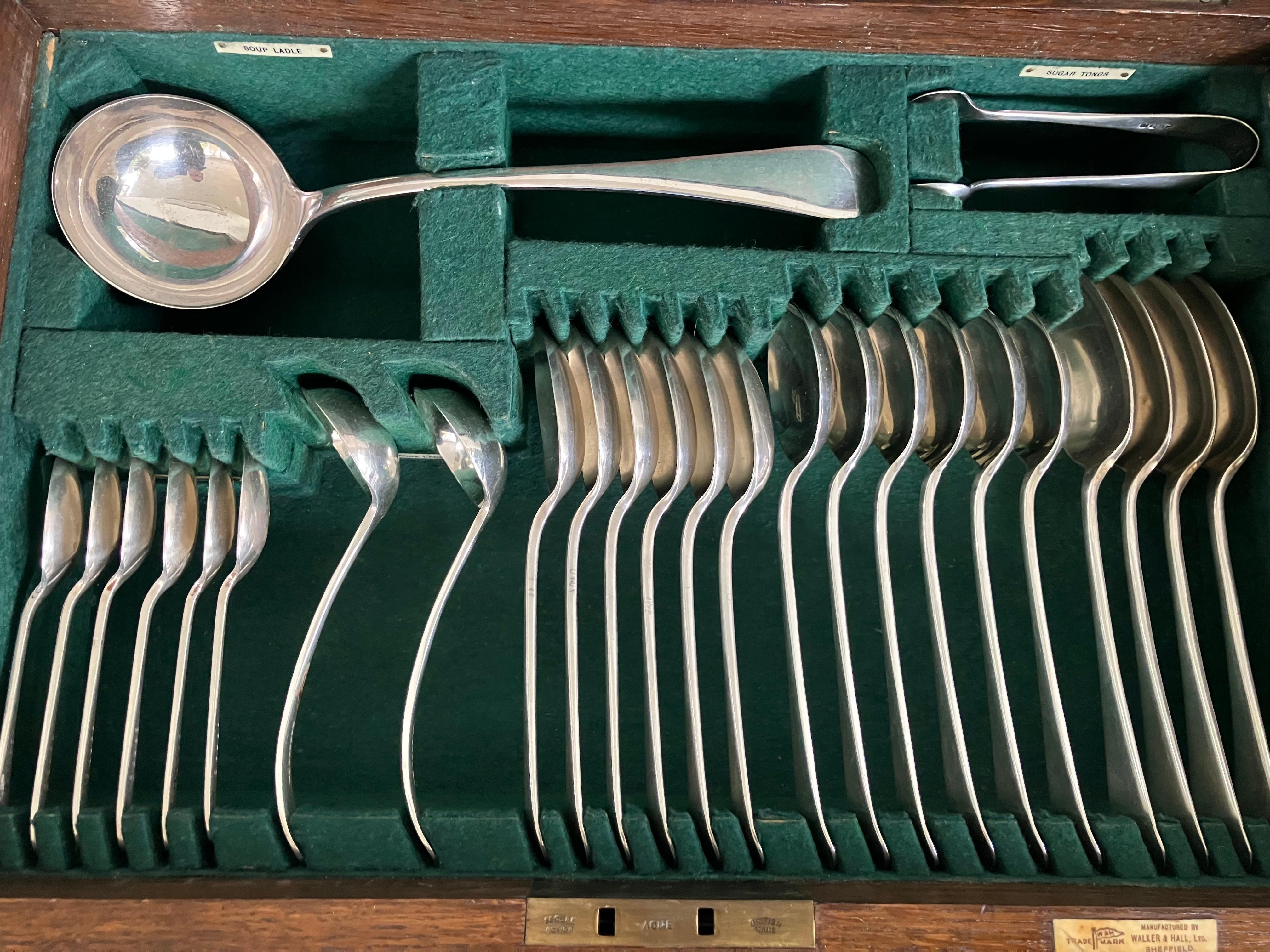 Box Set of English Silver Cutlery for Six For Sale 1
