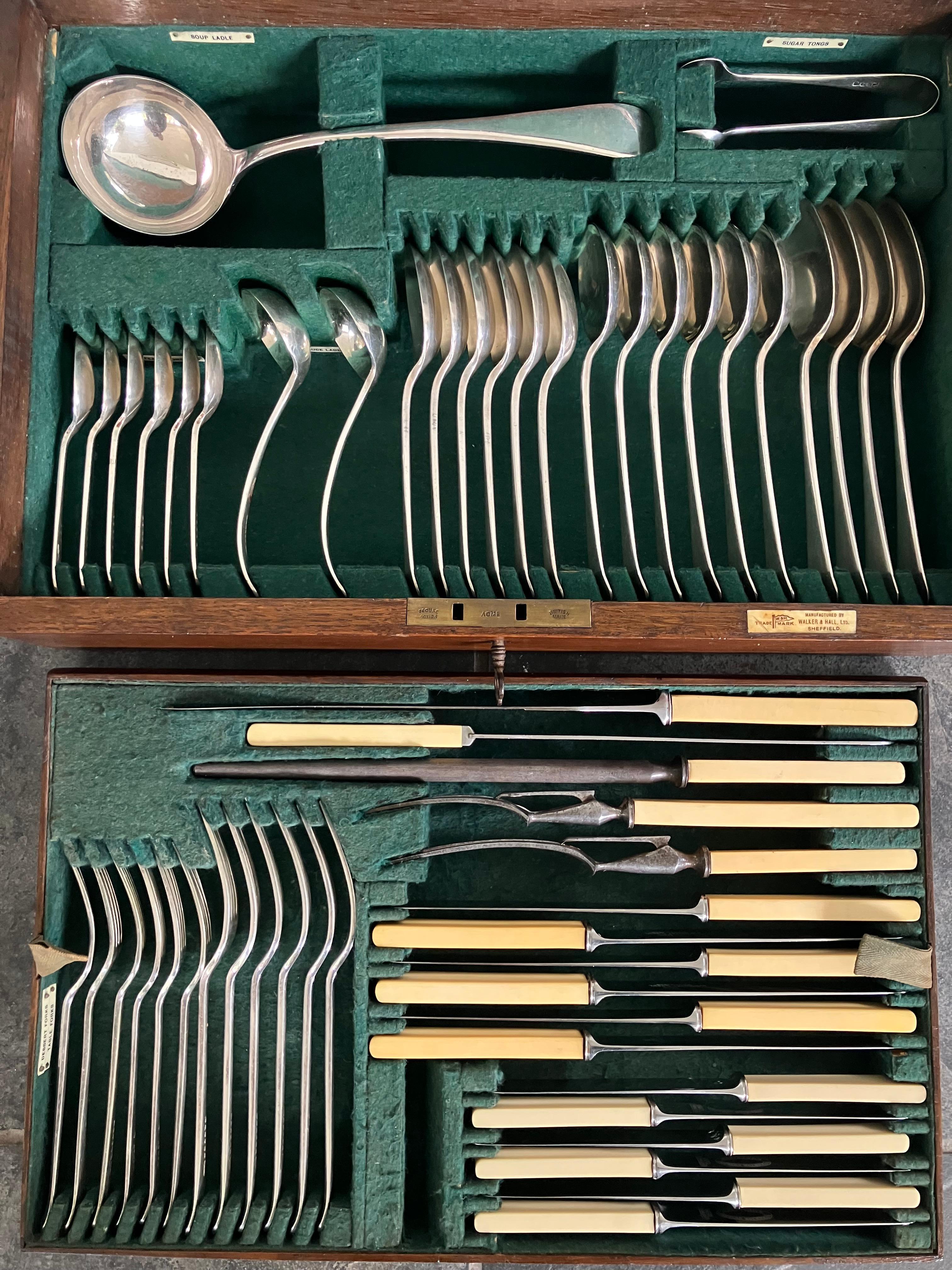 Box Set of English Silver Cutlery for Six For Sale 3