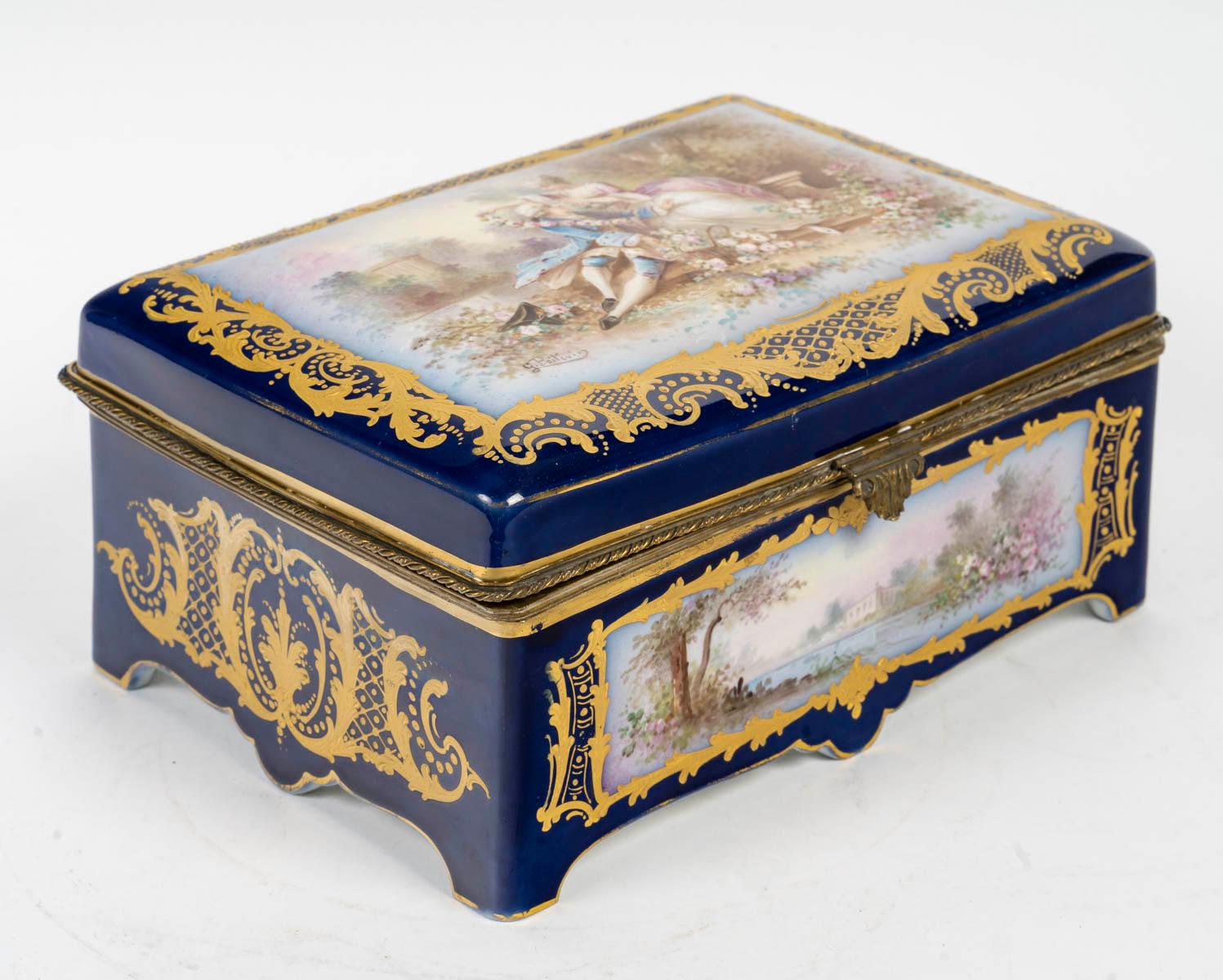 Box, Sèvres Porcelain and Gilt Brass Mounting, 19th Century, Napoleon III Period For Sale 1