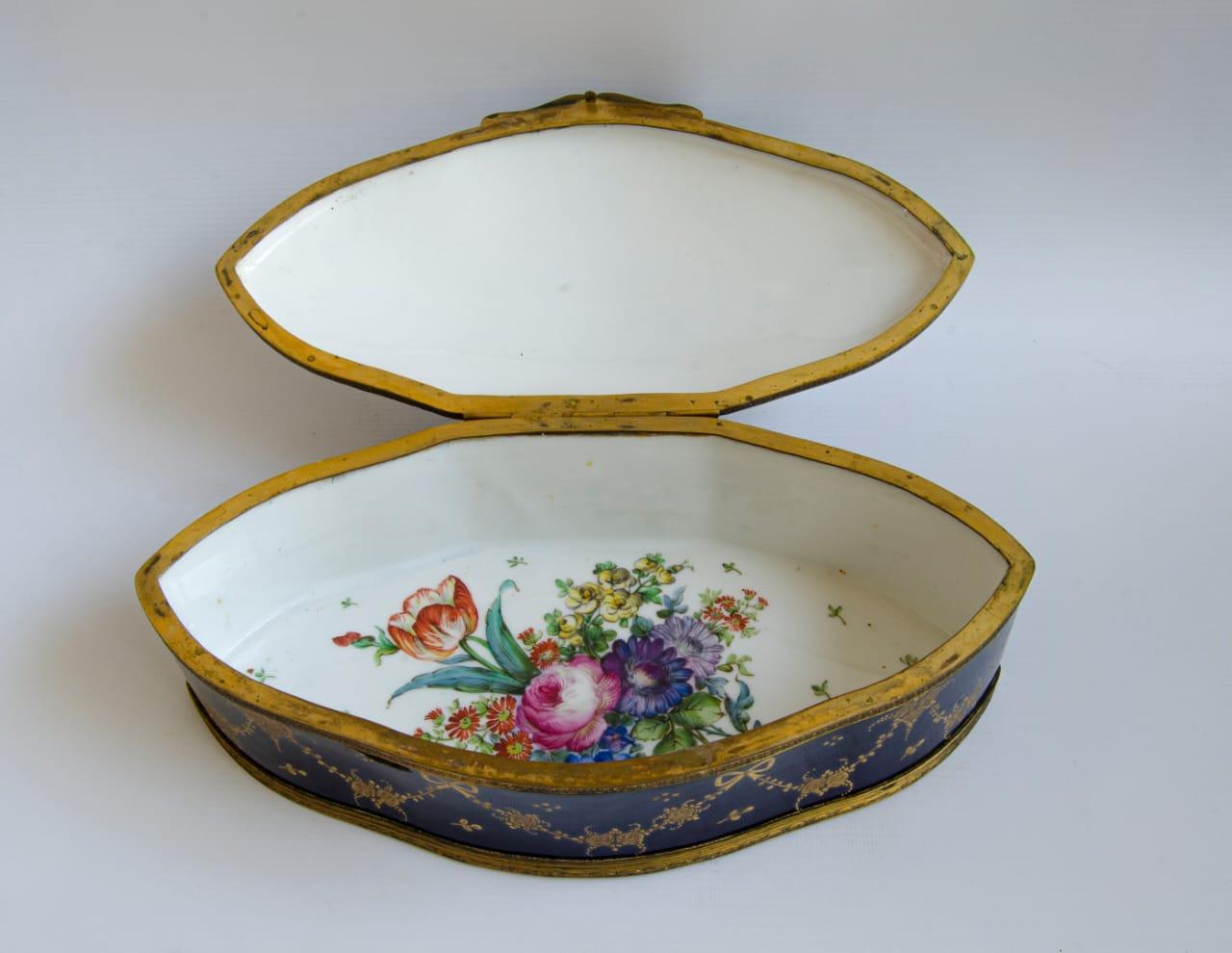Napoleon III Box Sevres Porcelain Romantic Scene For Sale