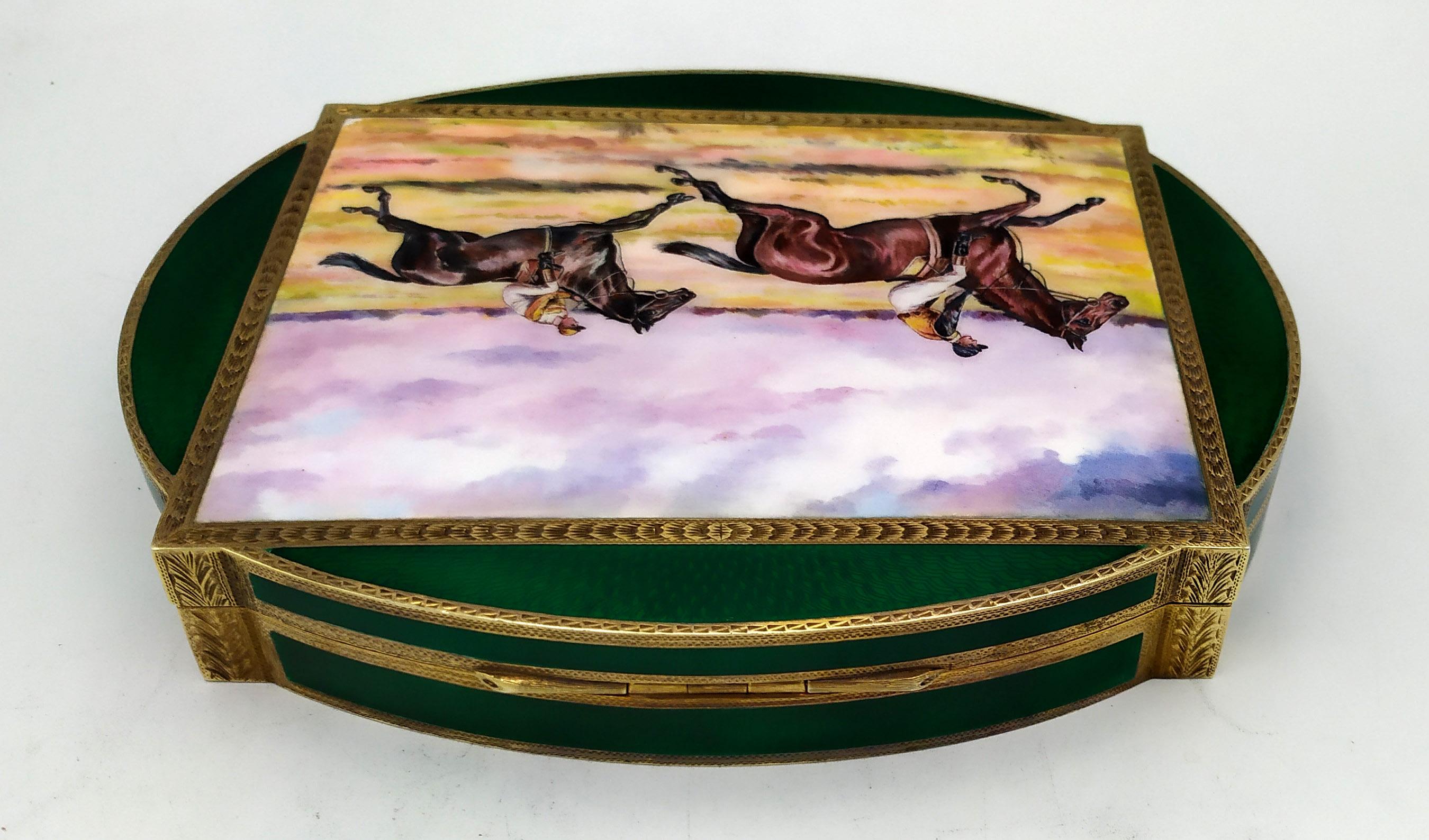 Italian Box with fired enamels and fine horse racing miniature Salimbeni. For Sale