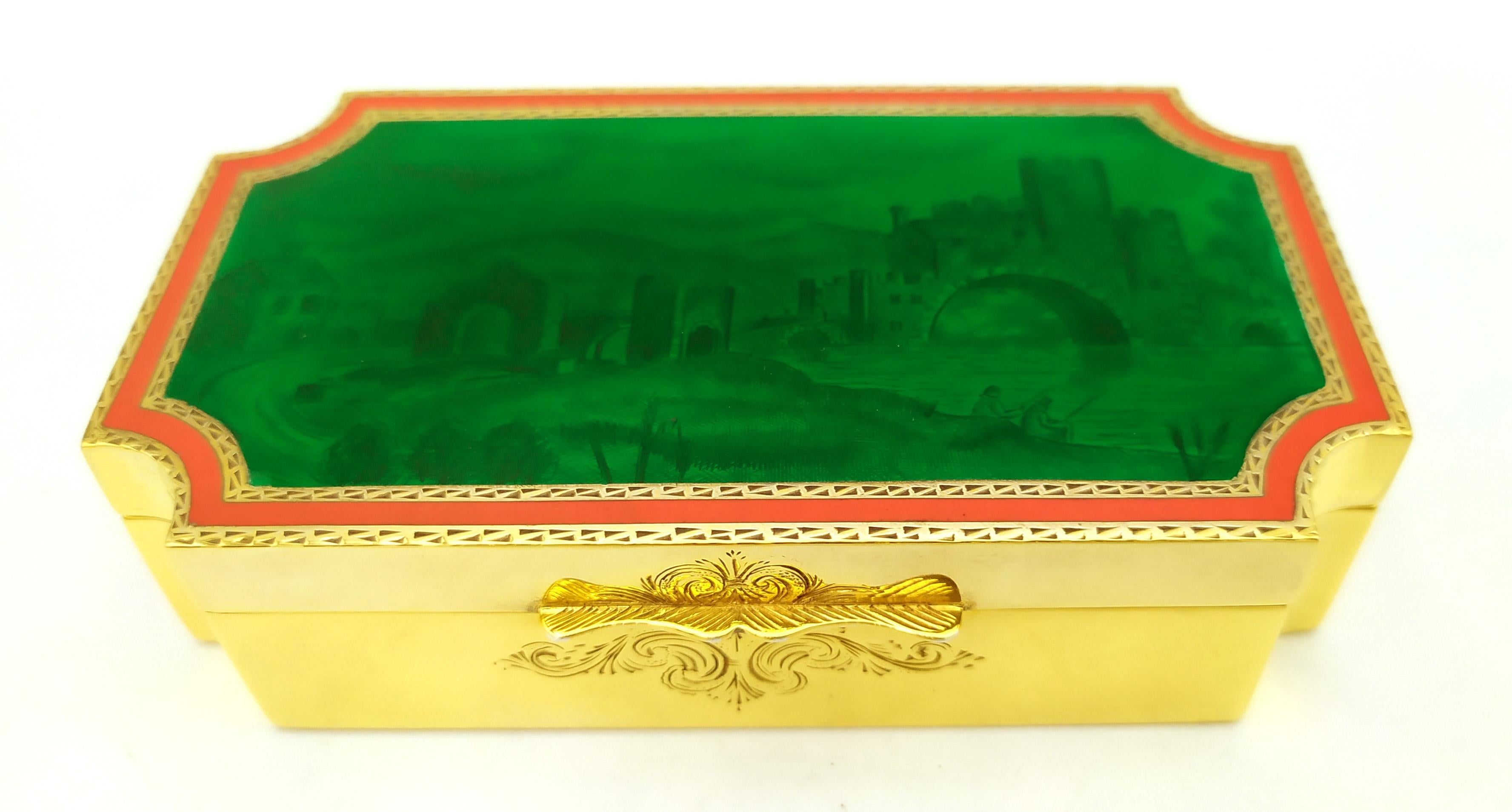 Box with green enamel on fine hand engraving of a landscape with ruins Salimbeni In Excellent Condition For Sale In Firenze, FI