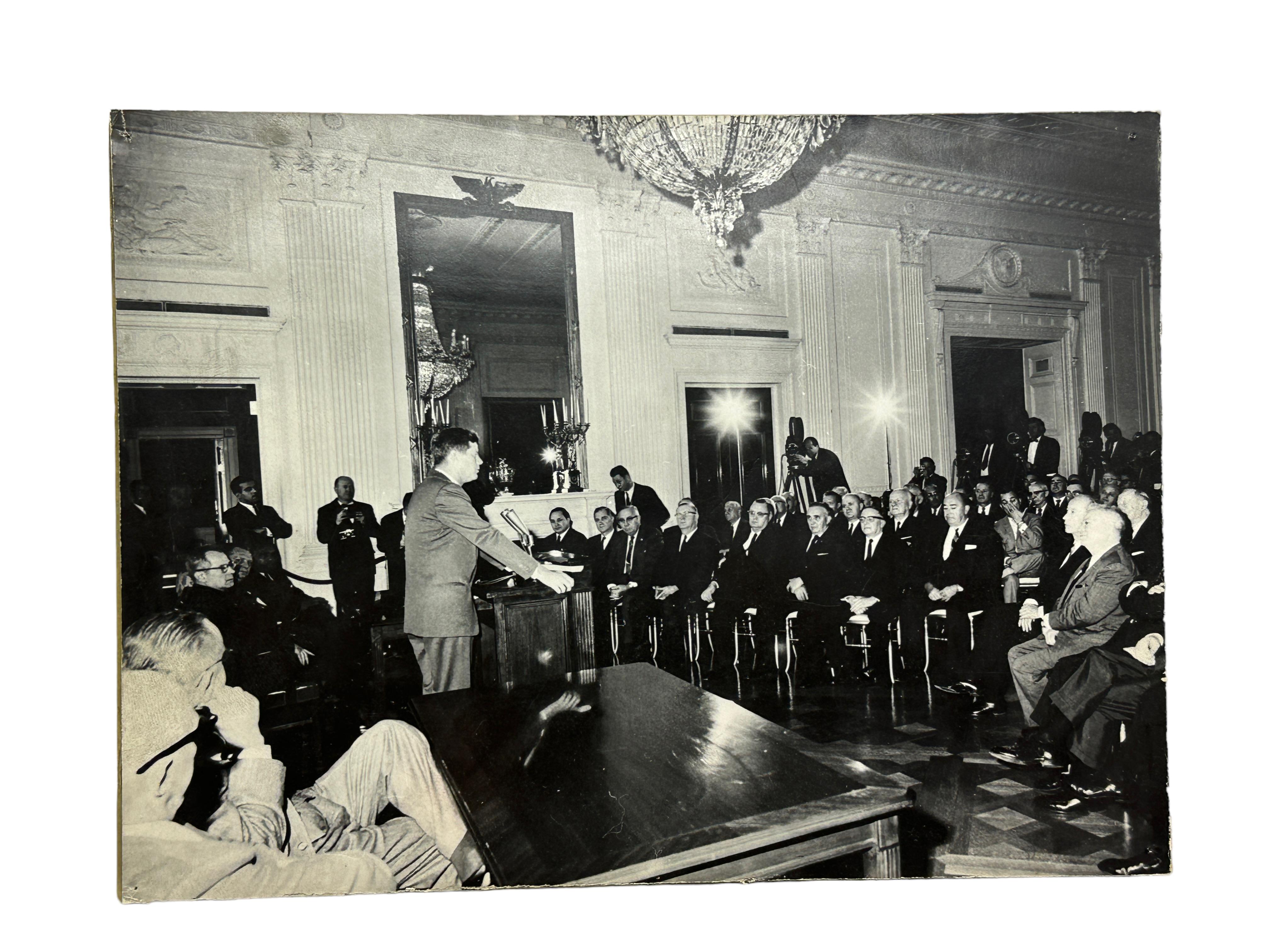 Schachtel mit historischen Fotos von JFK Kennedy, Roosevelt, Adenauer German Press  im Angebot 2
