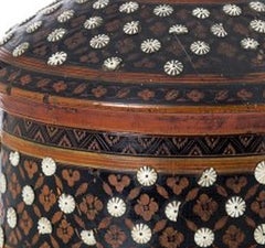 Box with lid - 19th century
