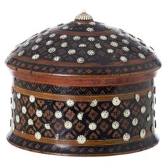 Box with lid - 19th century
