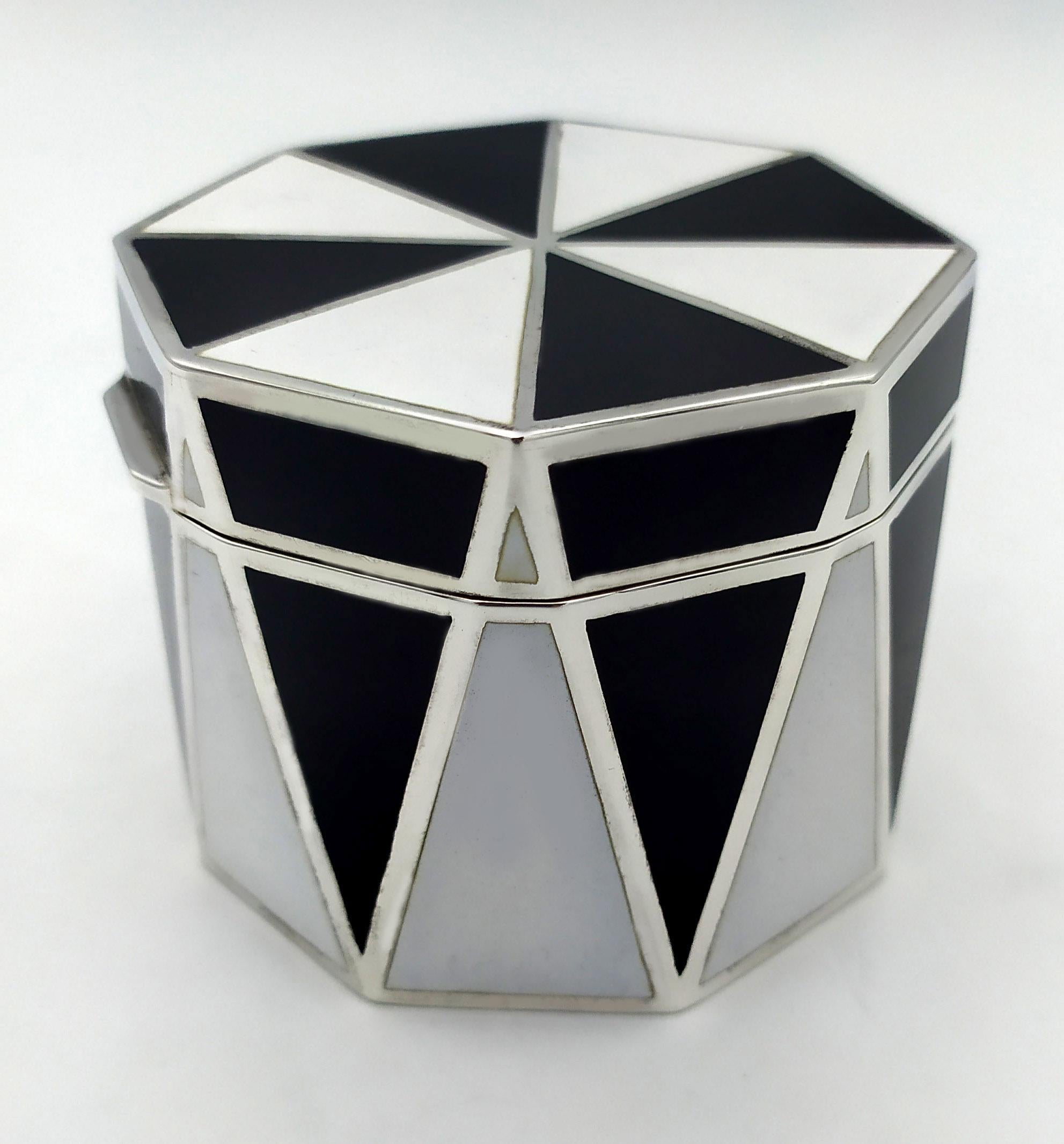 Art Deco Box with wedges Enamel Sterling Silver black and white Salimbeni For Sale