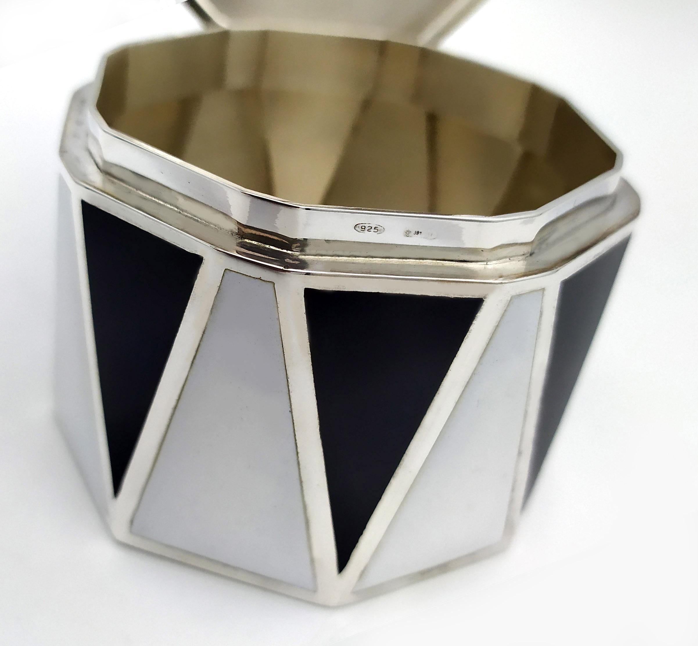 Box with wedges Enamel Sterling Silver black and white Salimbeni For Sale 1