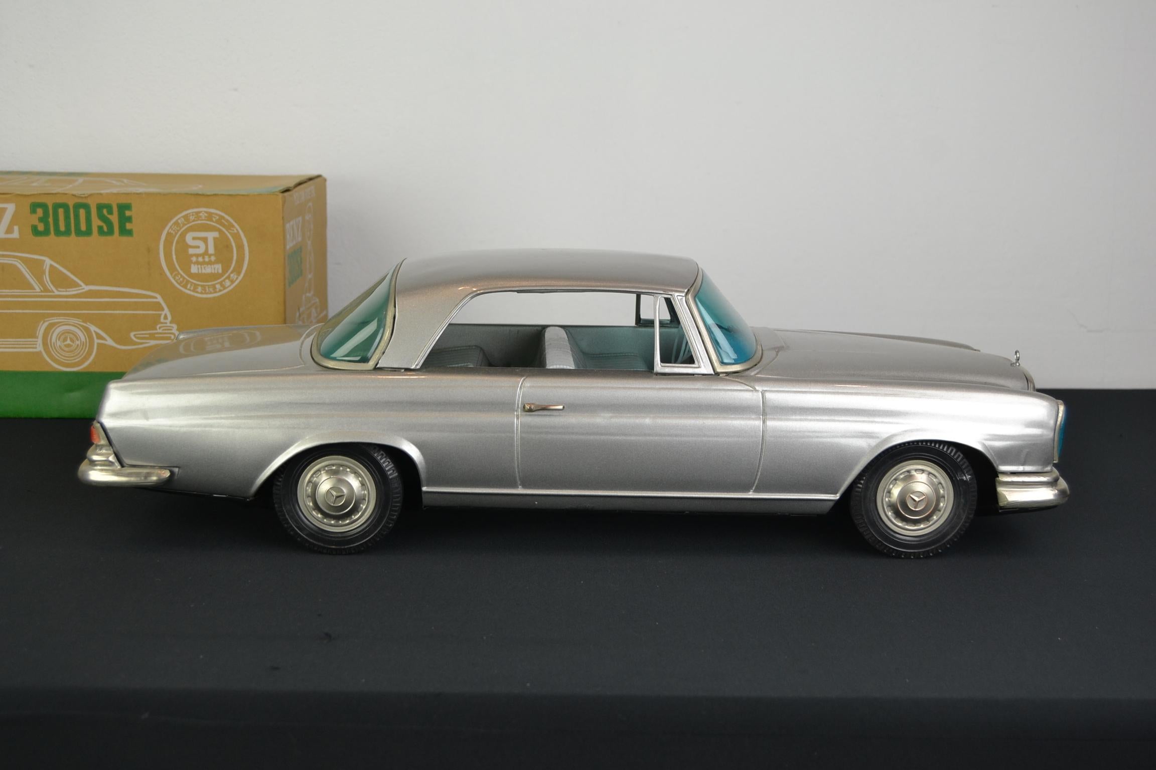 Boxed Mercedes Benz 300 SE Toy Model by Ichiko Japan, 1980s 6