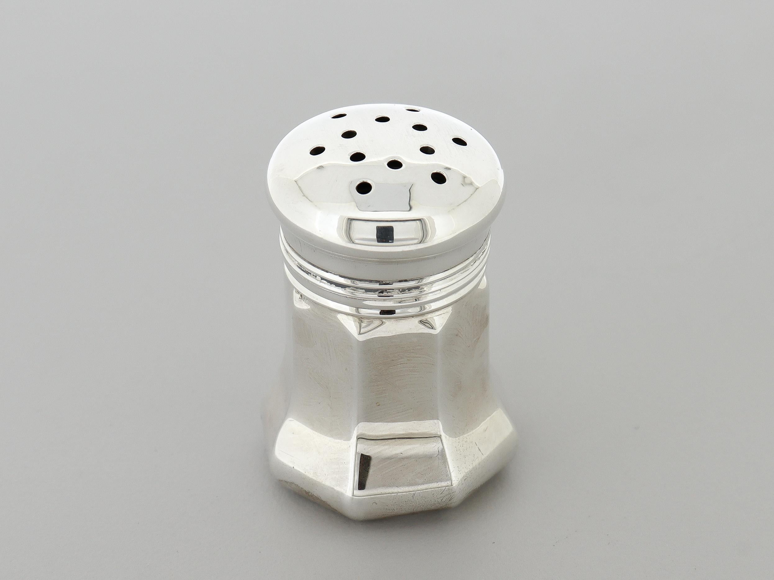 Boxed Set of 8 Cartier Sterling Silver Salt & Pepper Shakers For Sale 5