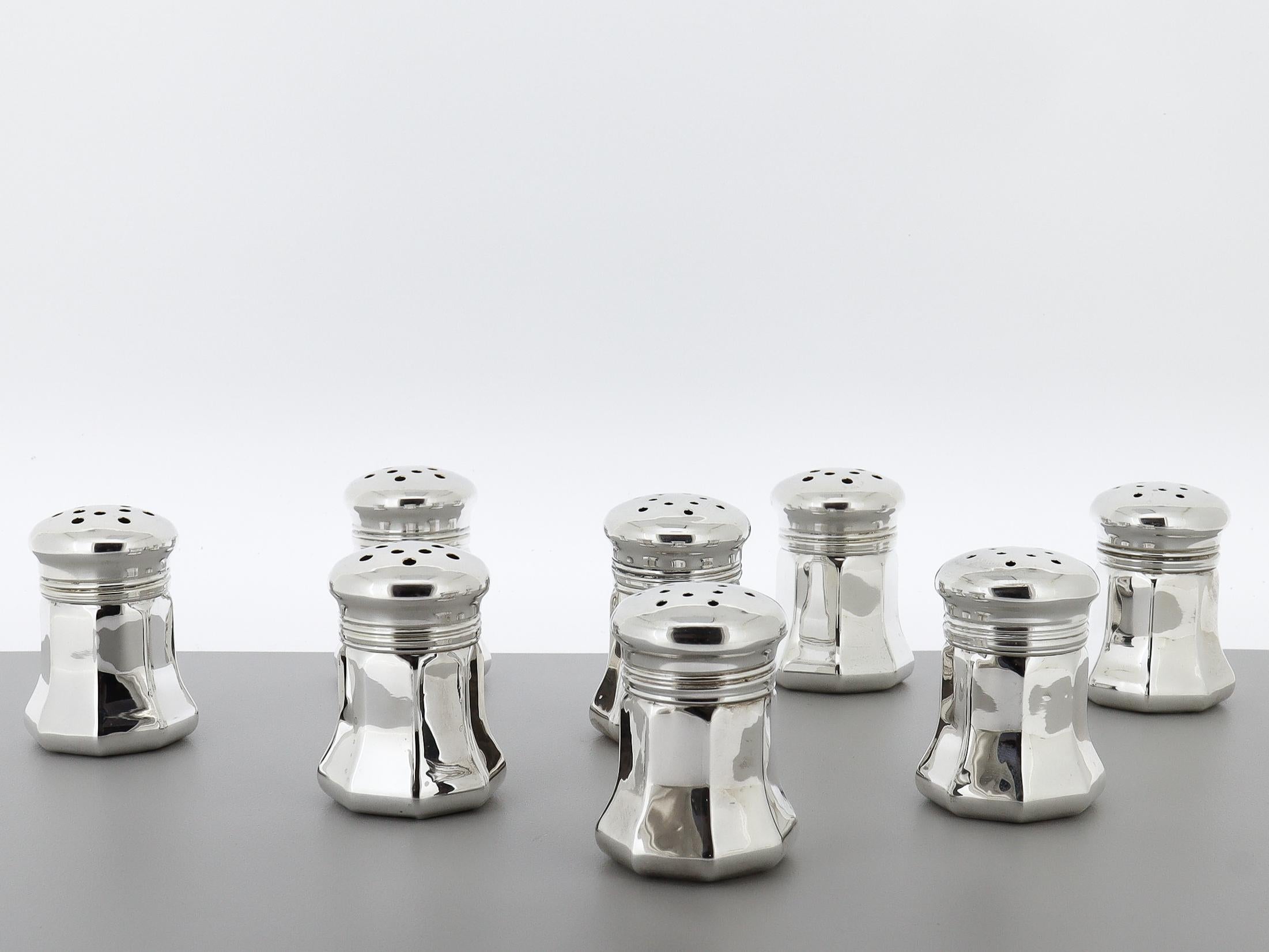 Boxed Set of 8 Cartier Sterling Silver Salt & Pepper Shakers In Good Condition For Sale In Philadelphia, PA