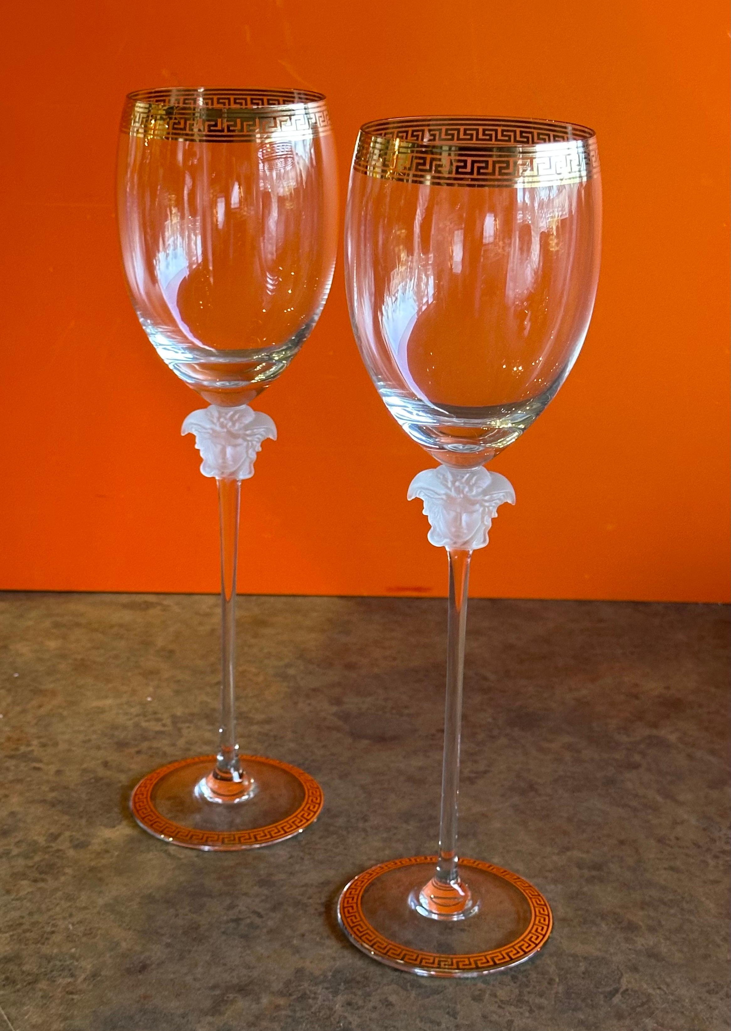 20ième siècle Boîte de verres à vin rouges Lumière « Méduse » en cristal de Versace en vente