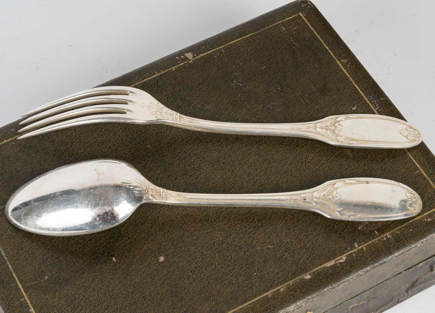 Silver Plate Boxed Set, Silver-Plated Dinner Services, Menagère in its Box. For Sale