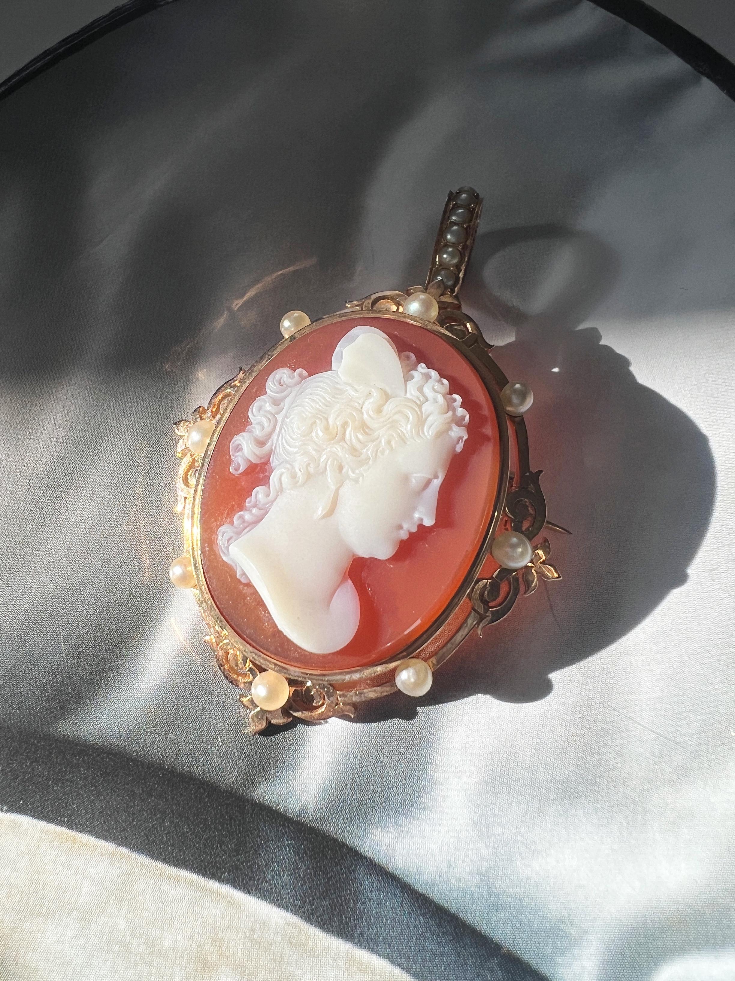 Women's or Men's Boxed Victorian Era 18k Gold Natural Pearls Agate Cameo Pendant Brooch